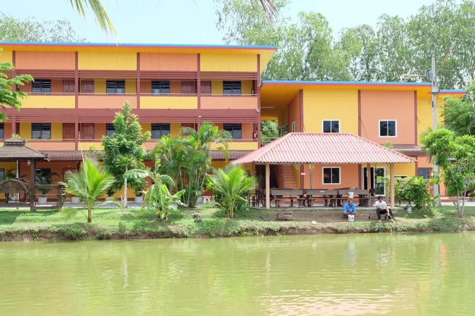 Property building in Khwanruen Fishing Resort