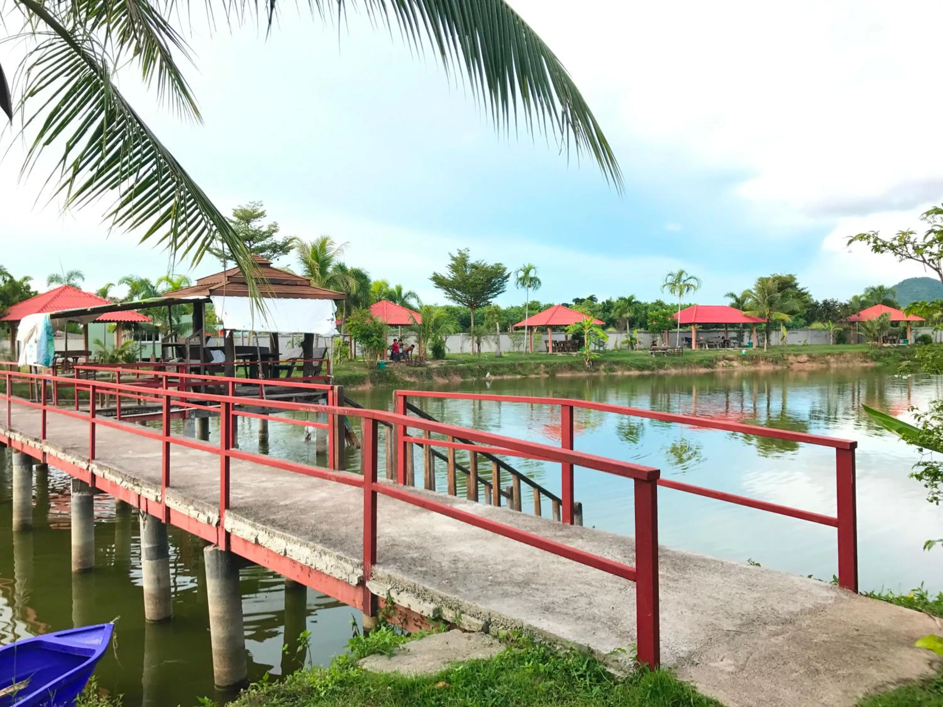 Fishing in Khwanruen Fishing Resort