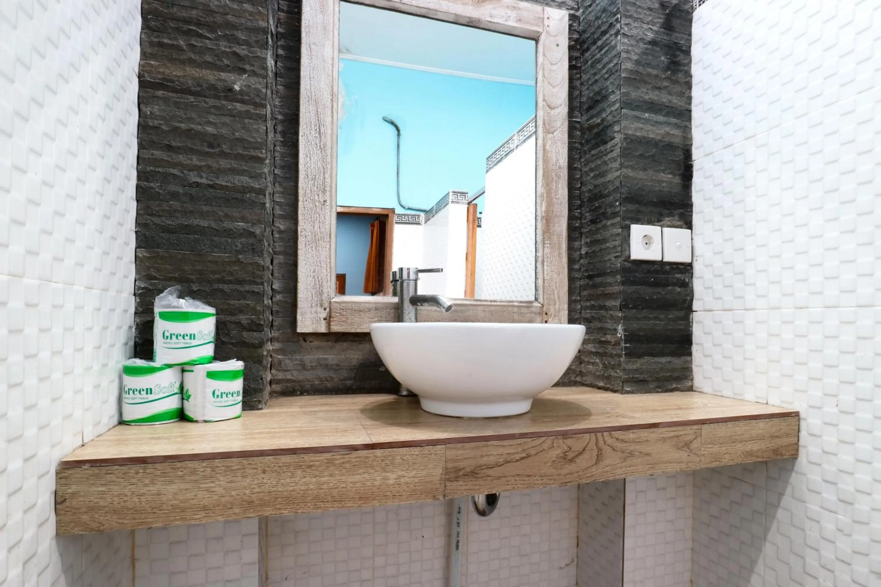 Shower in New Ubud Hostel