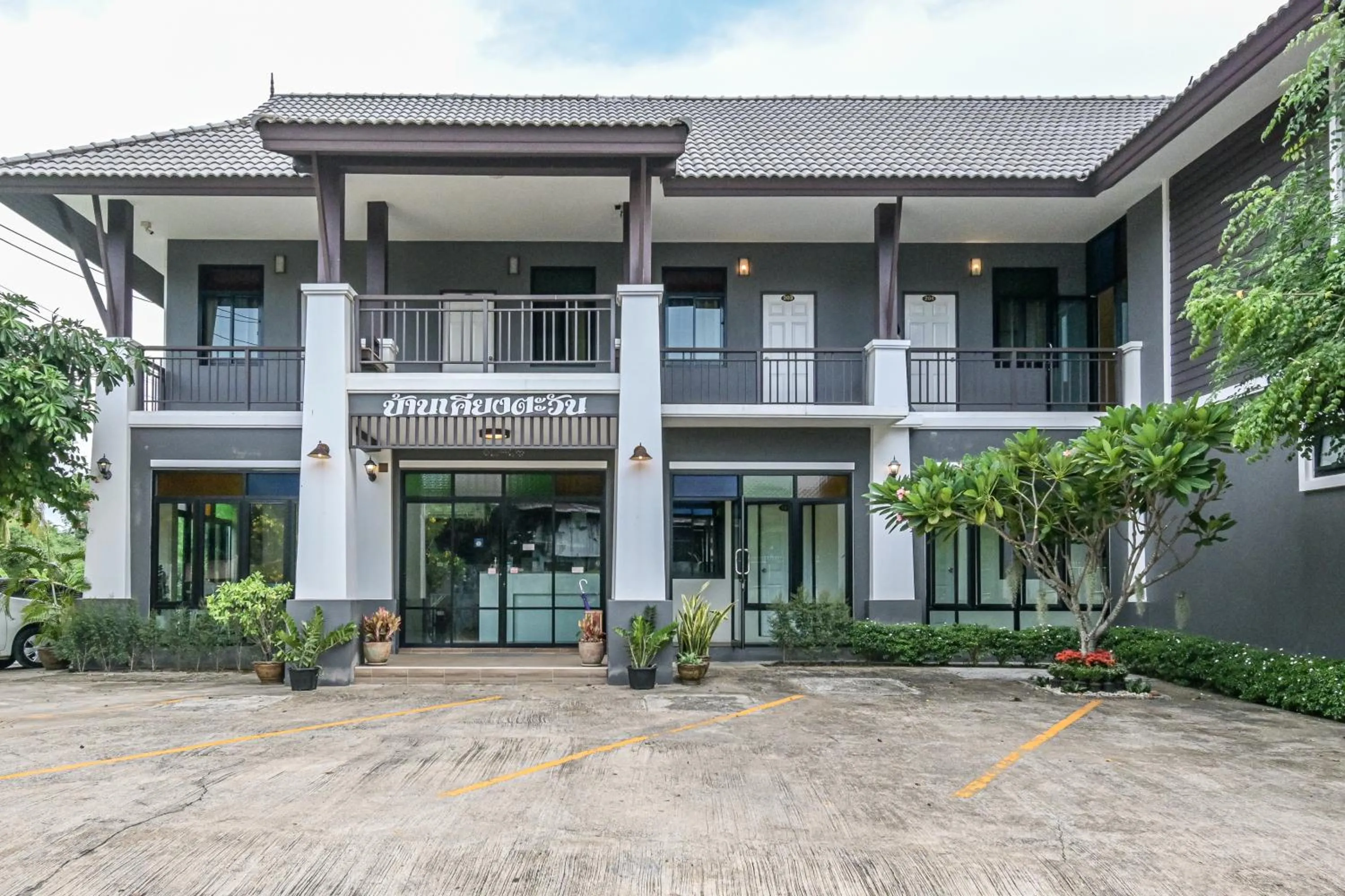 Property building in Baan Kieng Tawan