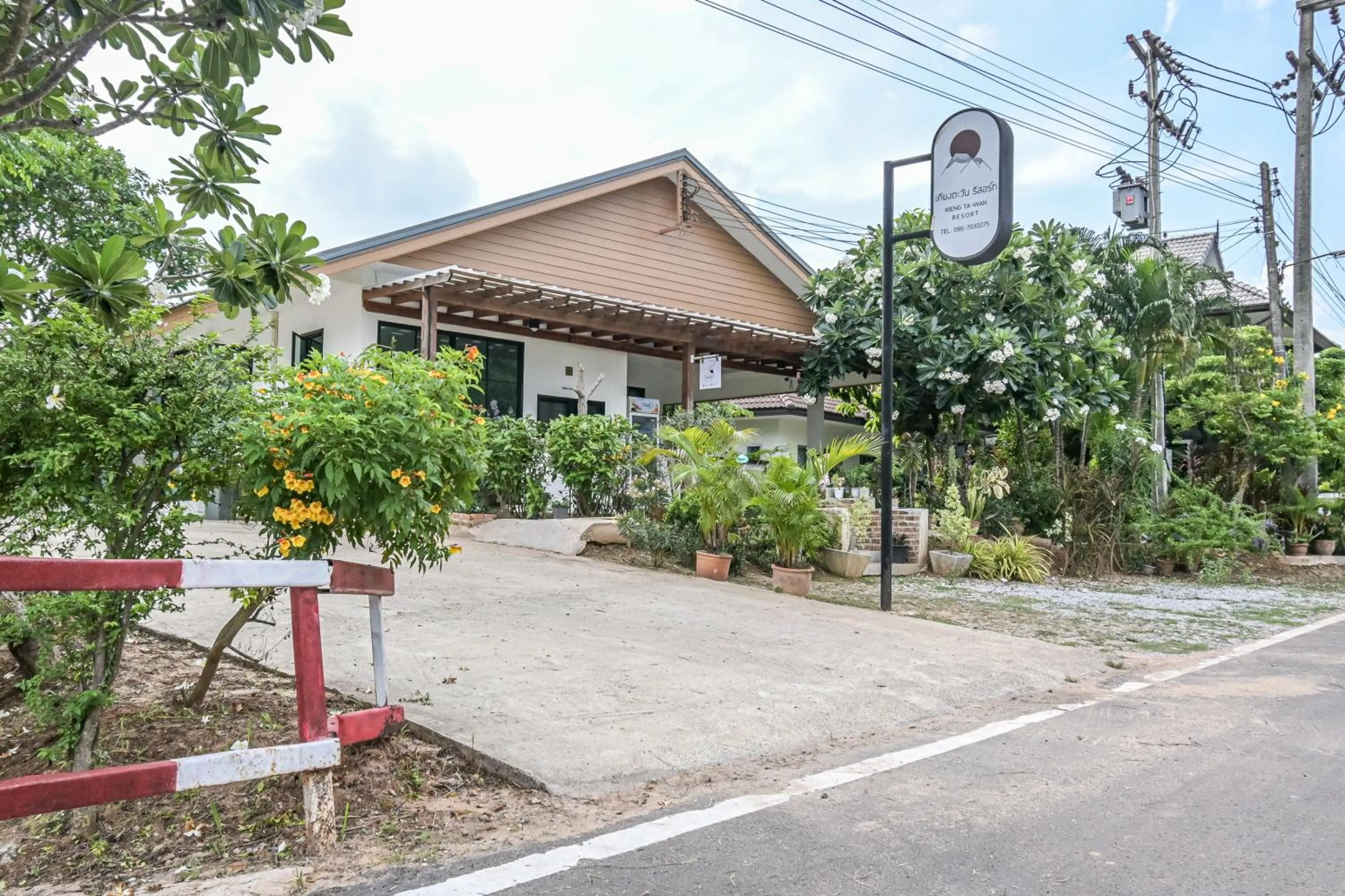 Property building in Baan Kieng Tawan
