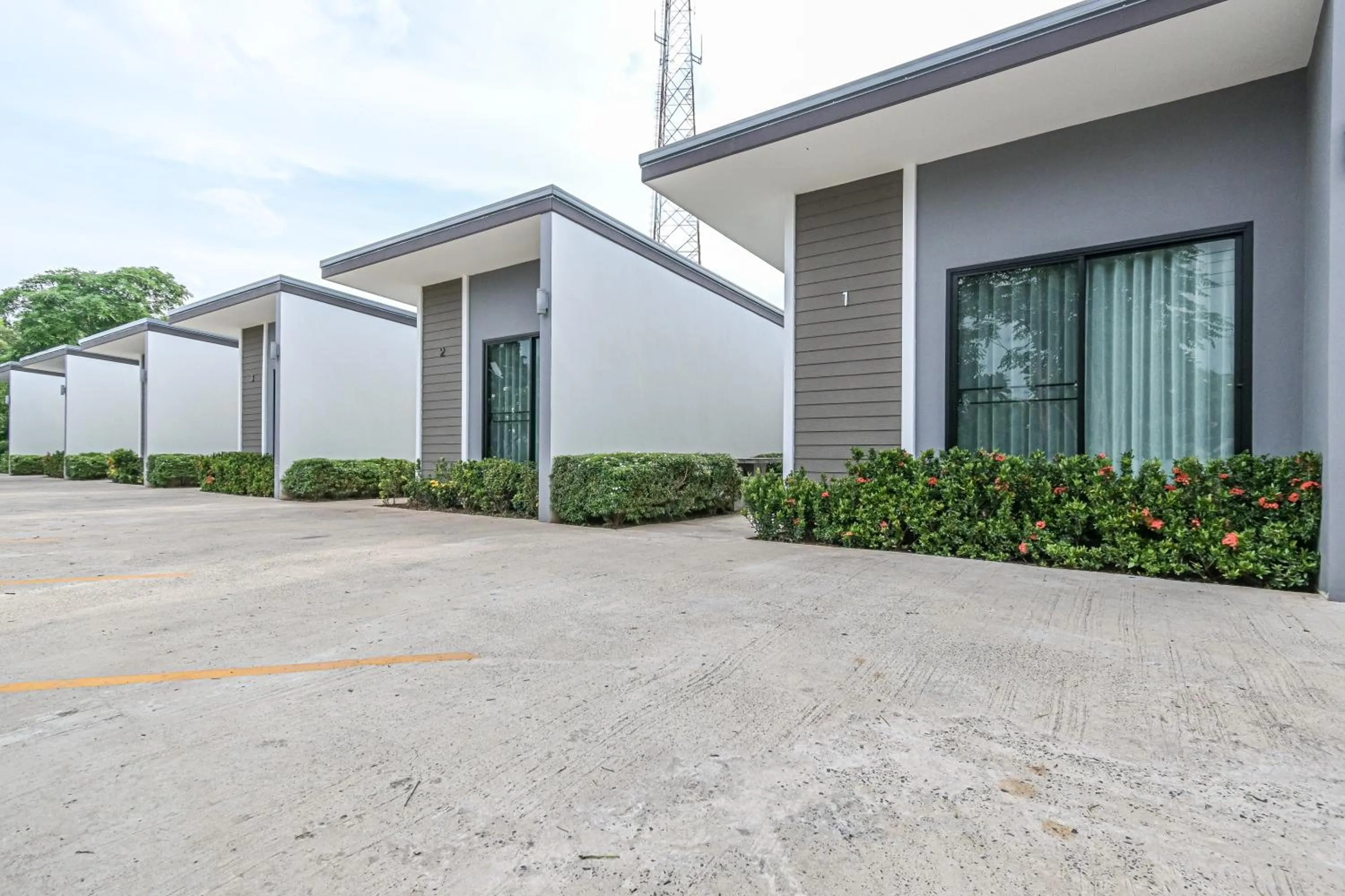 Property building in Baan Kieng Tawan