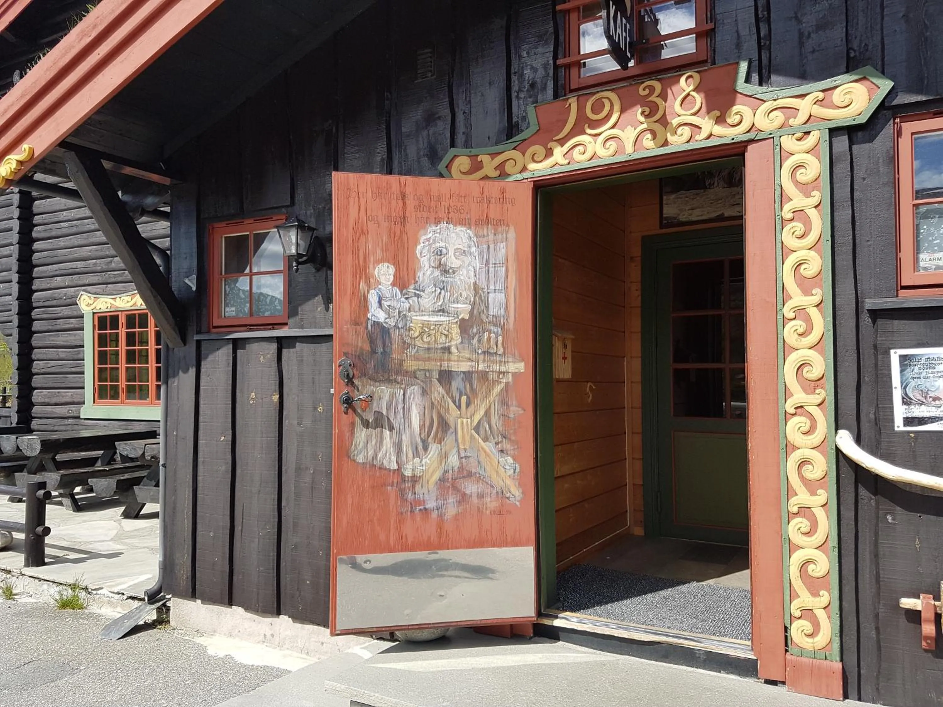 Facade/entrance in Dovregubbens Hall