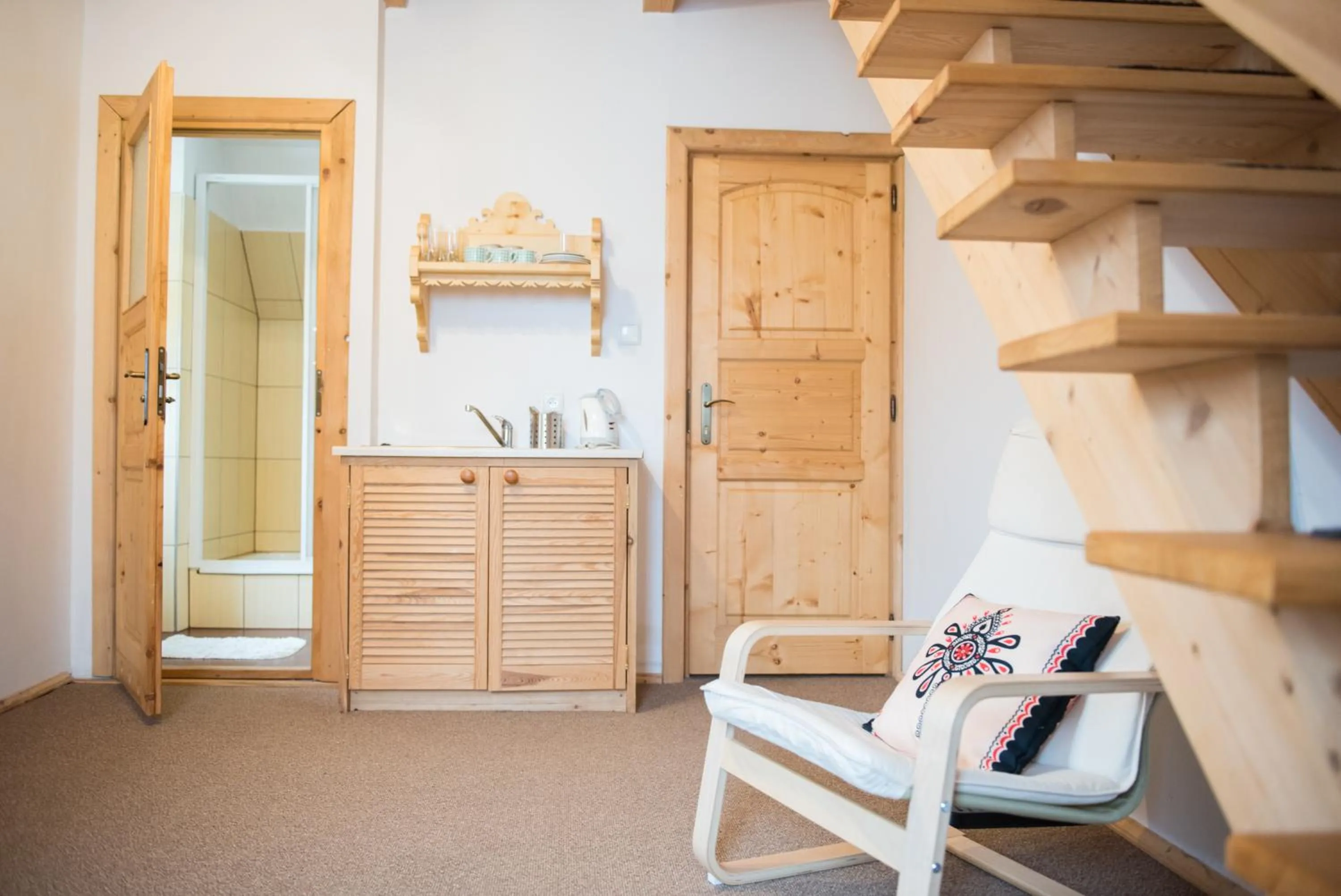 Photo of the whole room in Willa Jedlicka