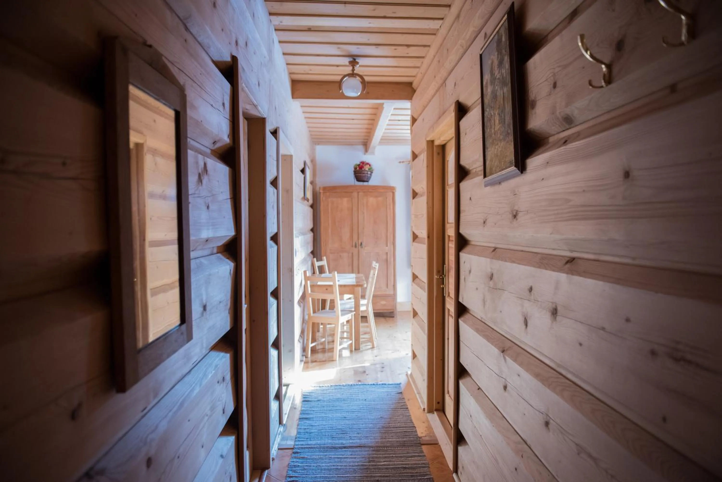 Photo of the whole room in Willa Jedlicka