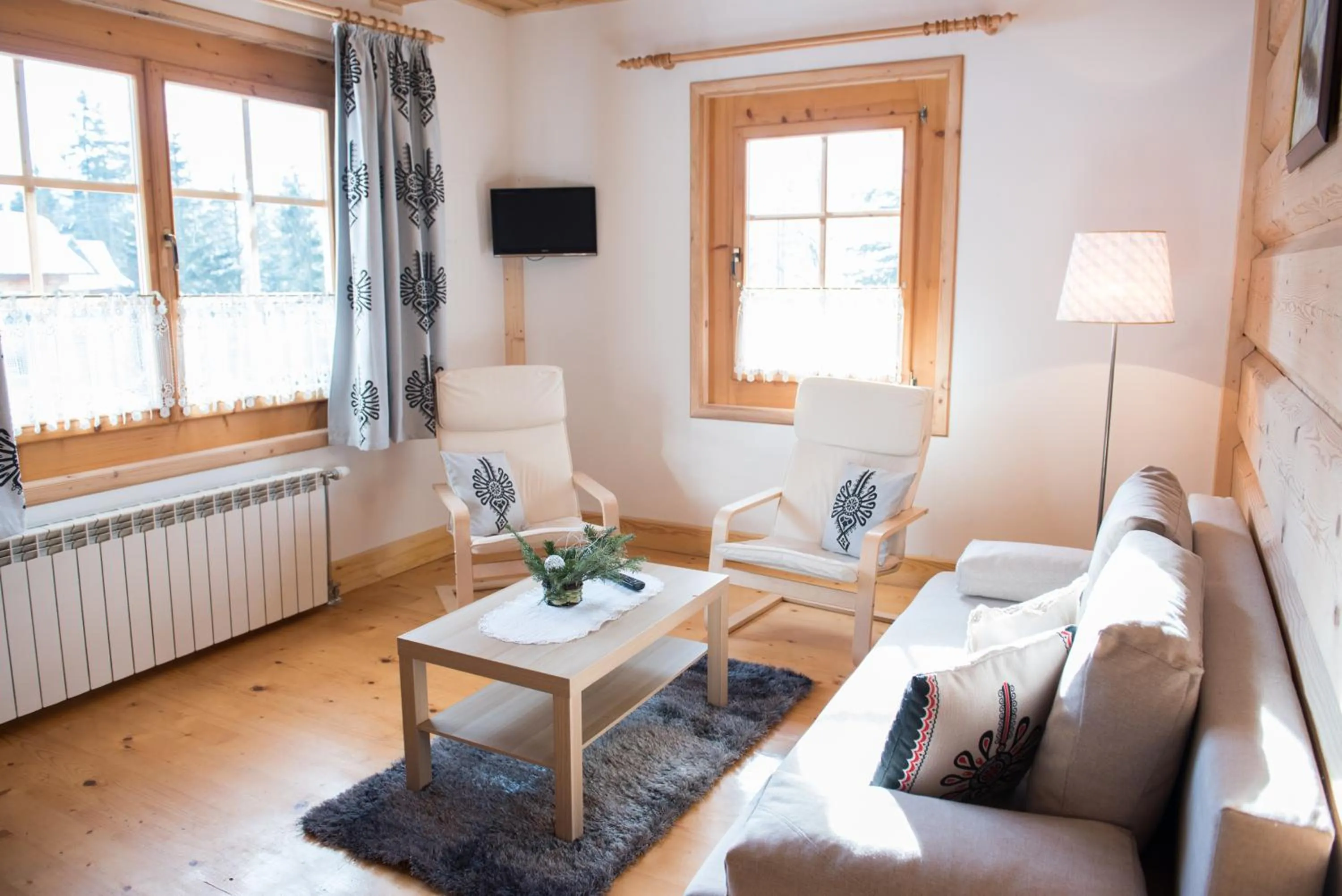 Photo of the whole room in Willa Jedlicka