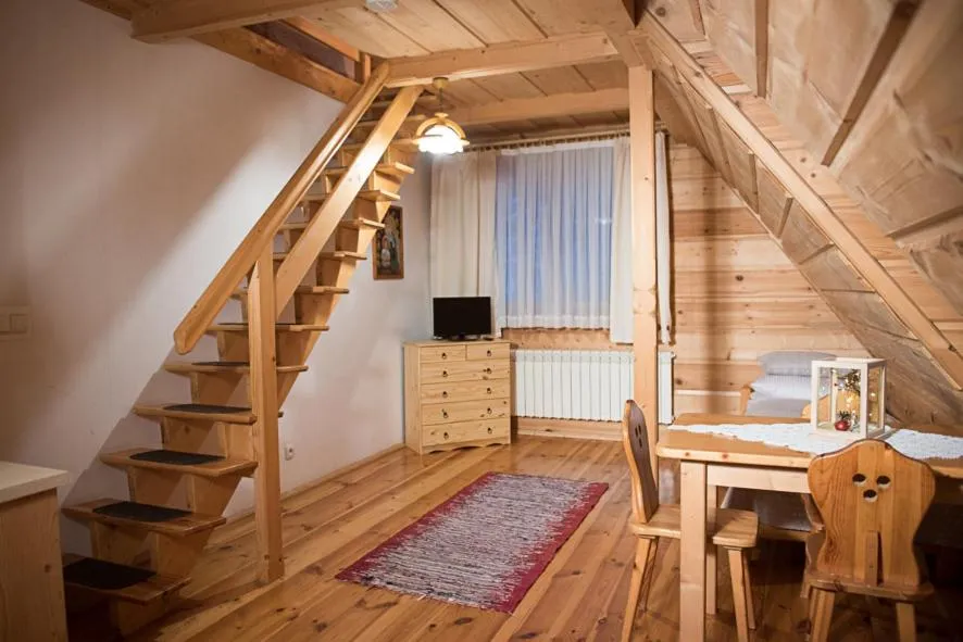 Photo of the whole room in Willa Jedlicka