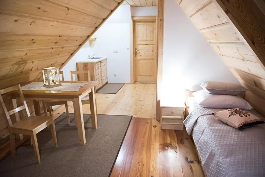 Photo of the whole room in Willa Jedlicka