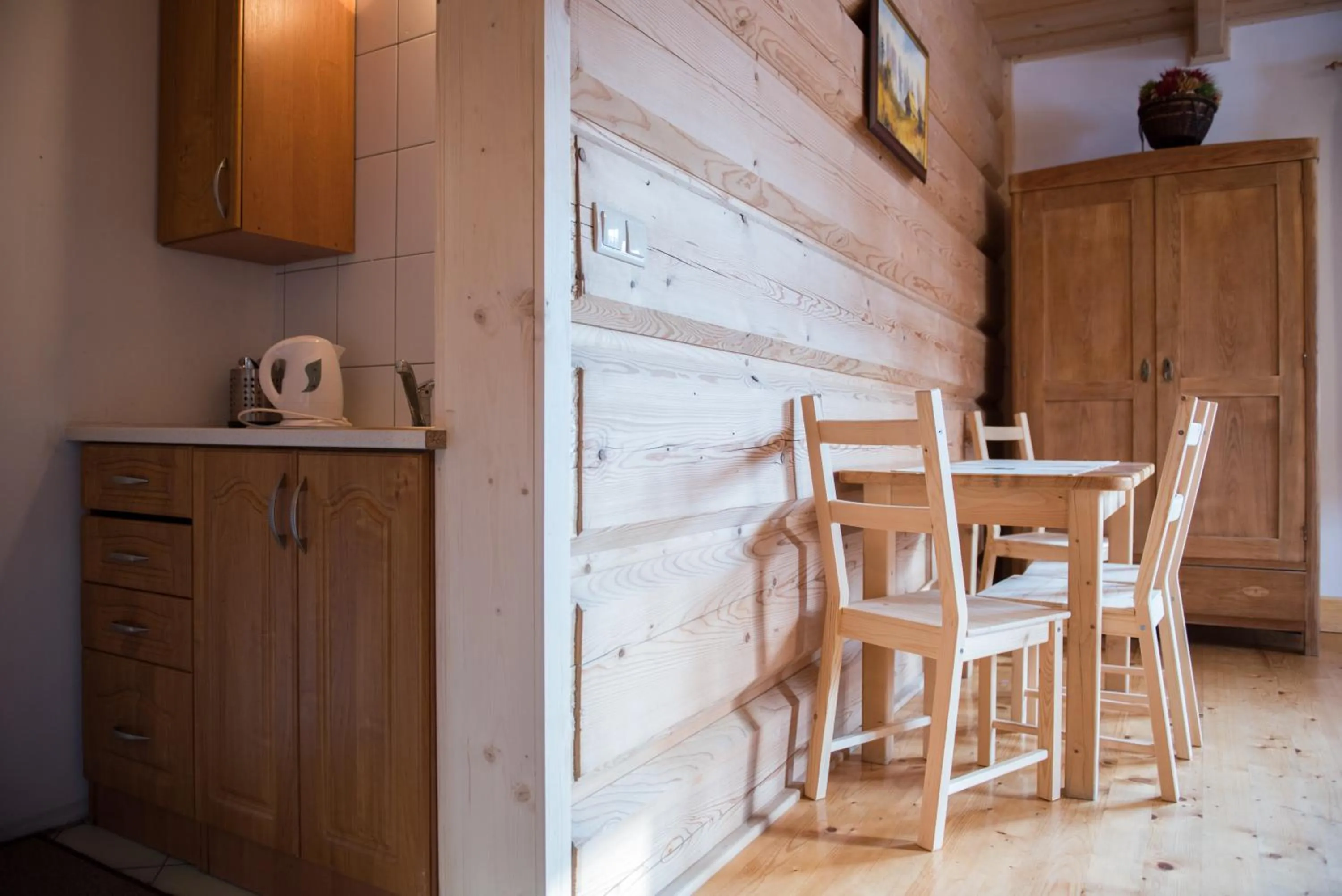 Photo of the whole room in Willa Jedlicka