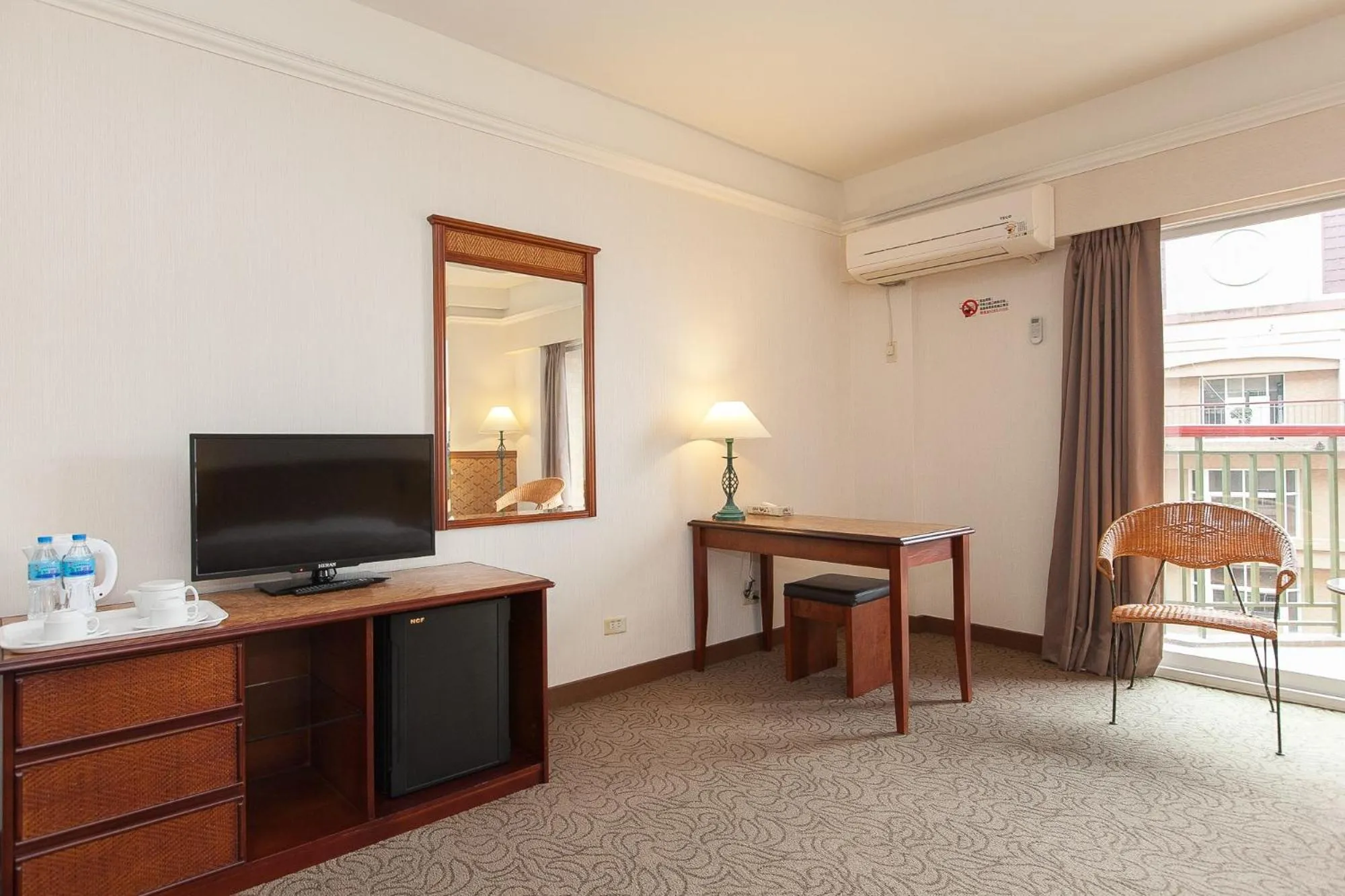 Photo of the whole room in Hoya Hotel