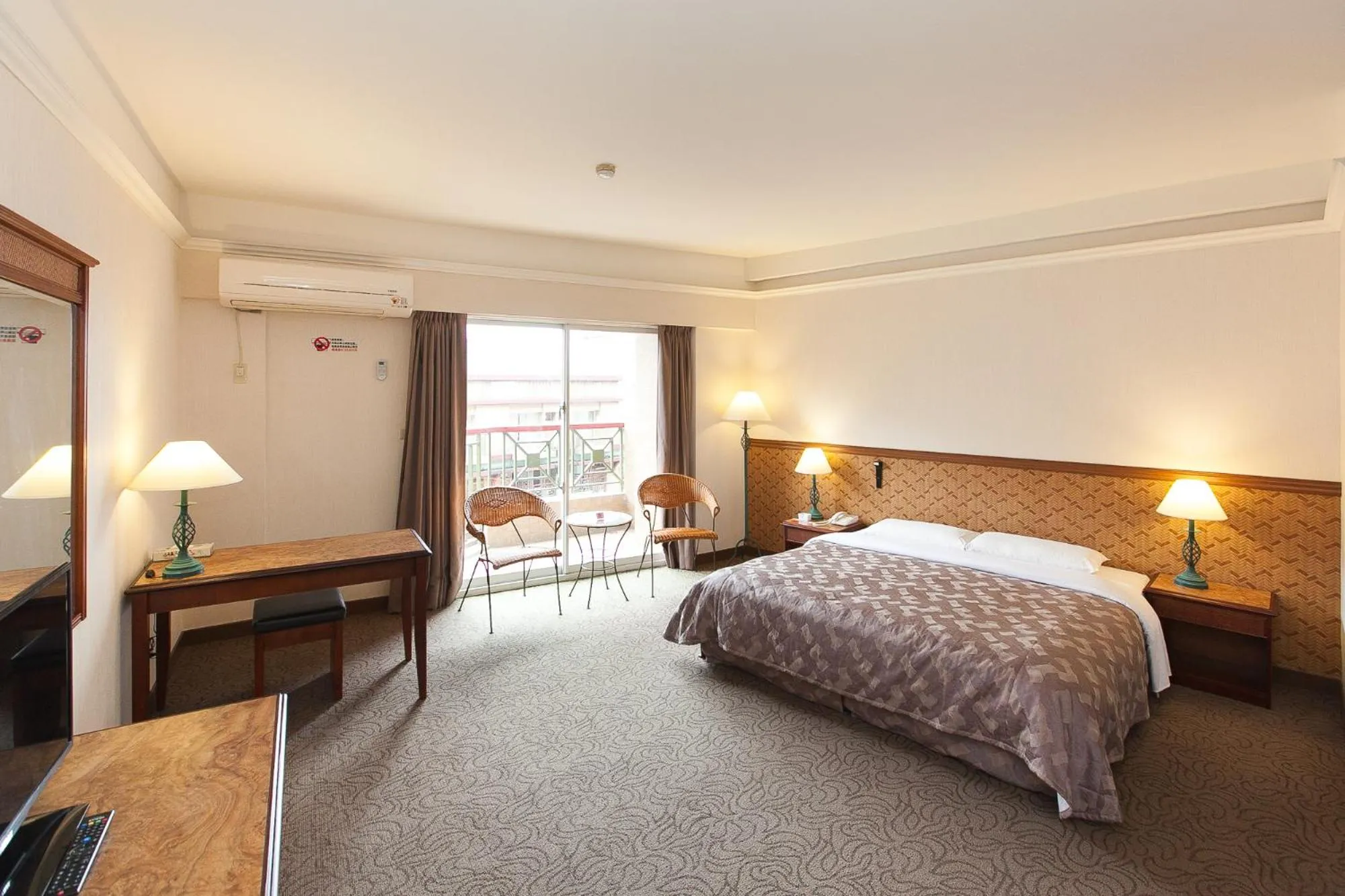 Photo of the whole room in Hoya Hotel