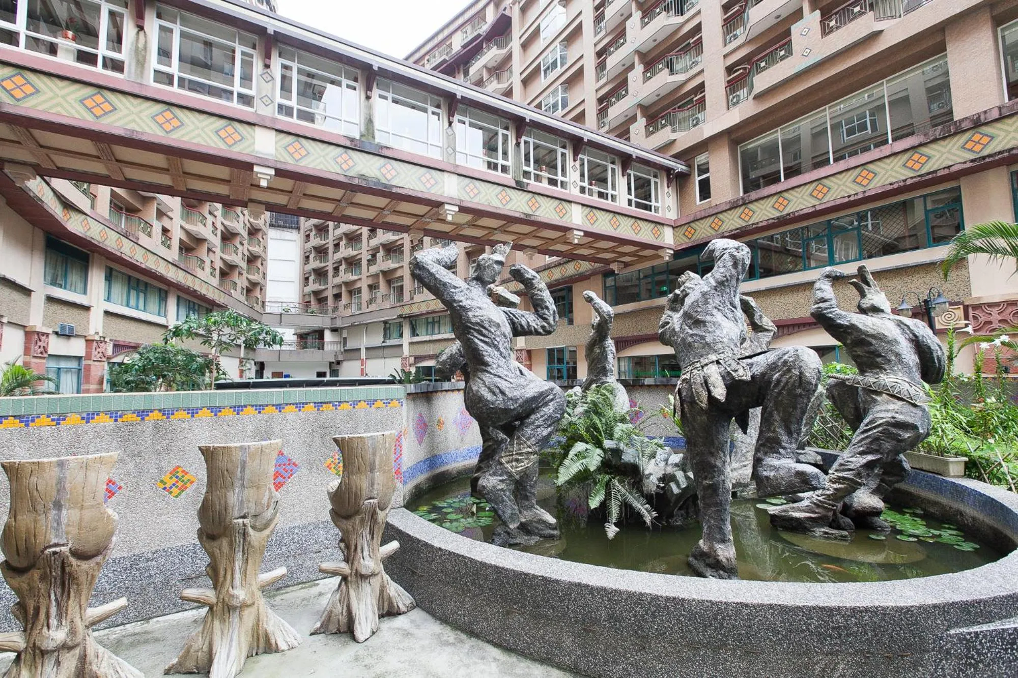 Facade/entrance in Hoya Hotel