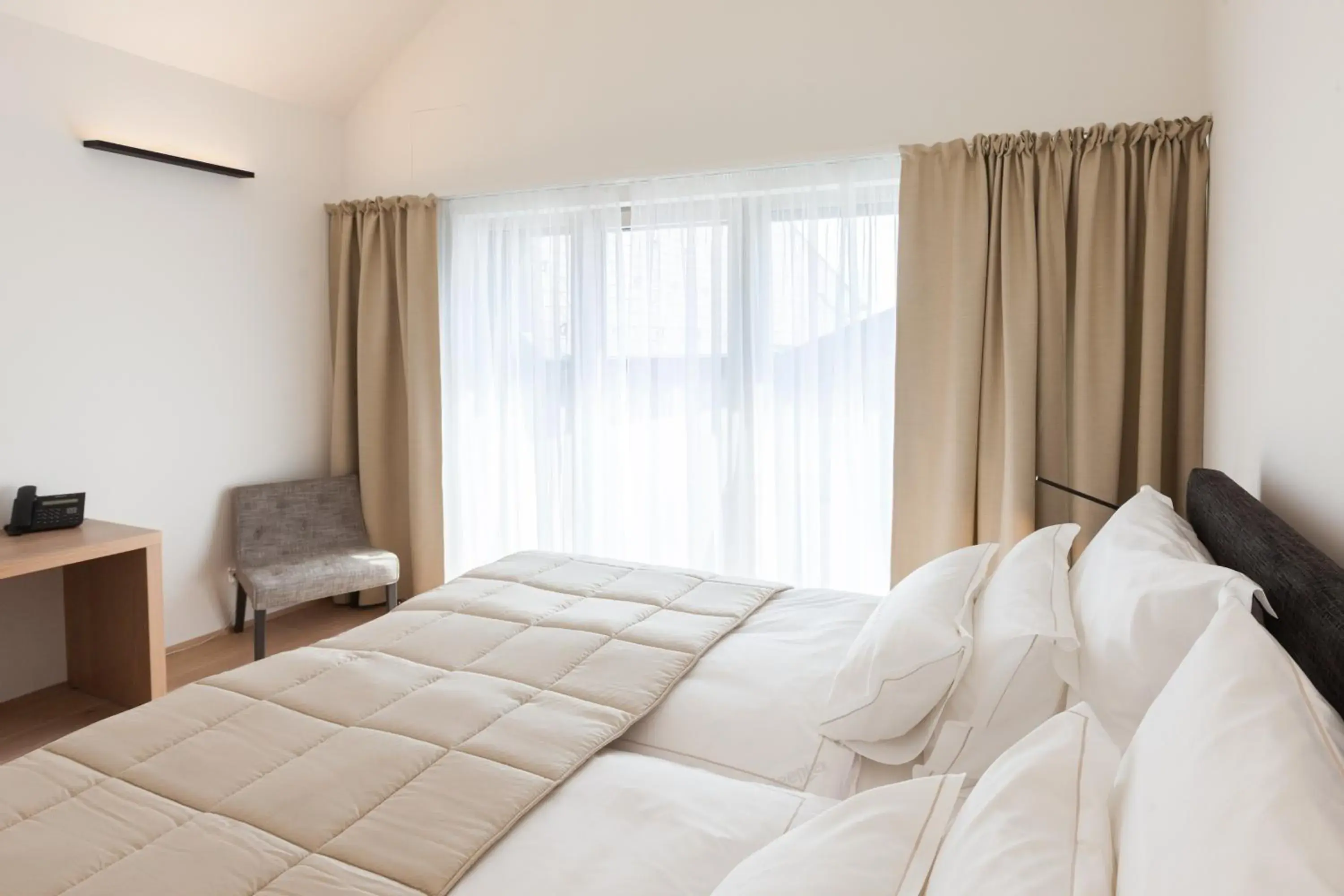 Suite with Balcony - single occupancy in MÖRWALD Relais & Châteaux Hotel am Wagram Suite with Balcony - single occupancy in MÖRWALD Relais & Châteaux Hotel am Wagram