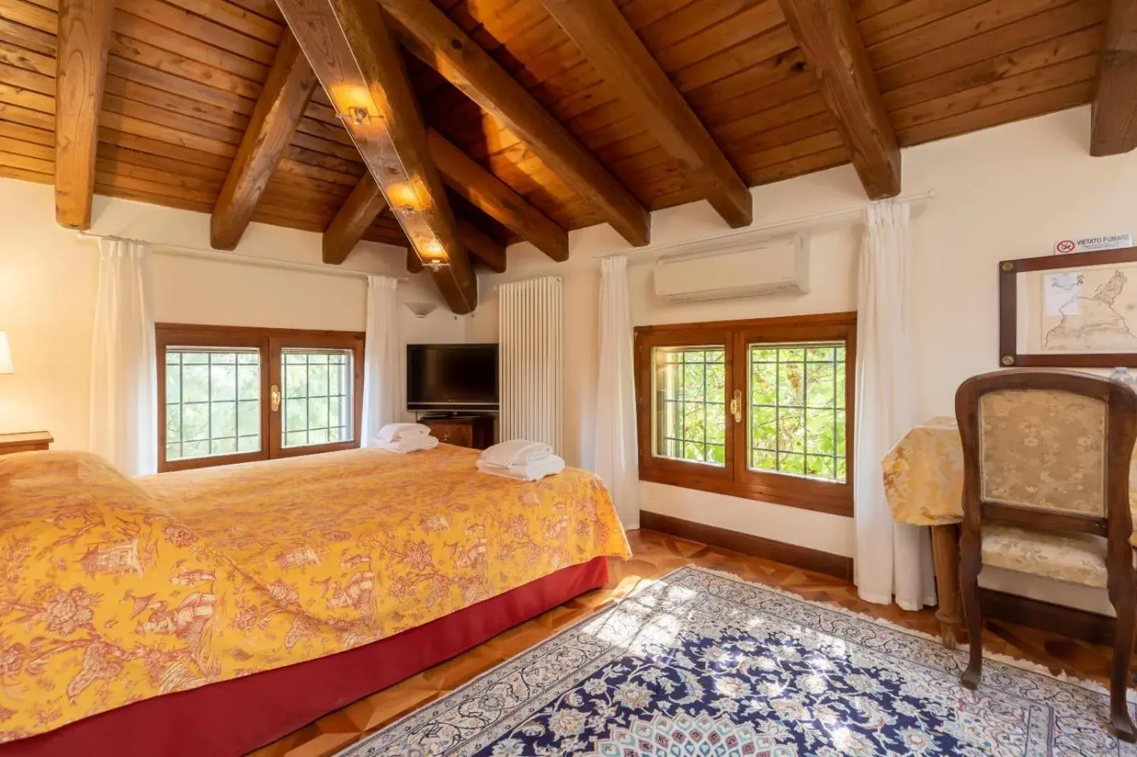 Double or Twin Room in BolognaRoomscom - La Quercia Double or Twin Room in BolognaRoomscom - La Quercia