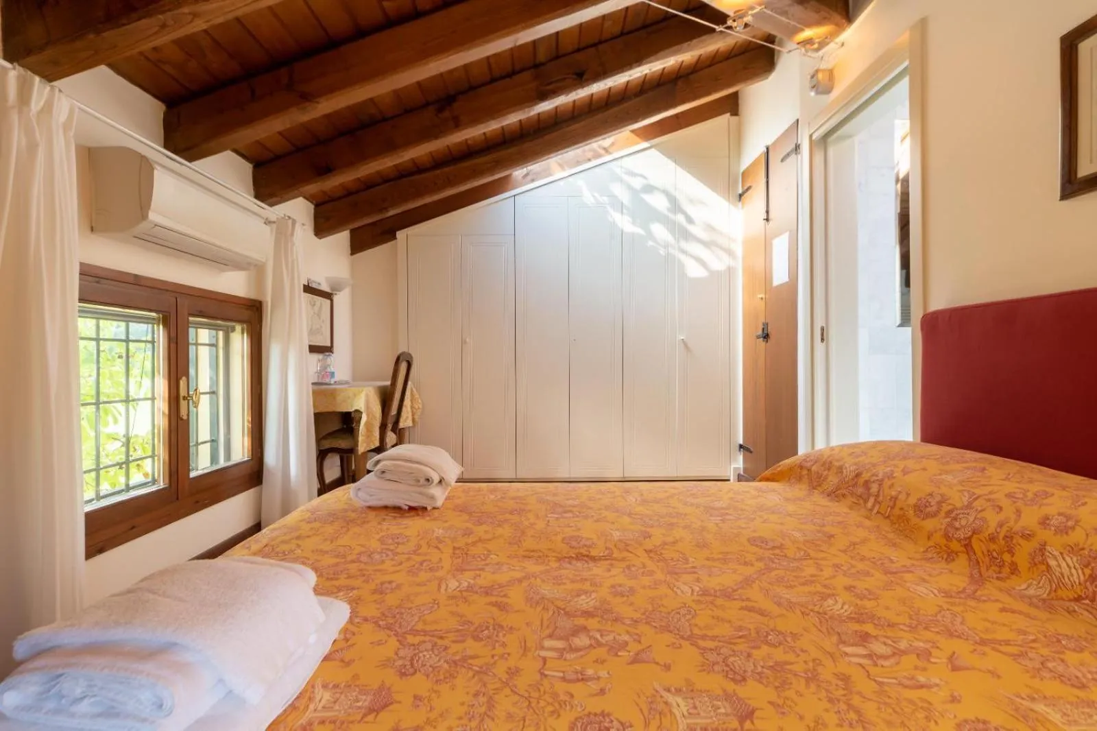 Bed in BolognaRoomscom - La Quercia