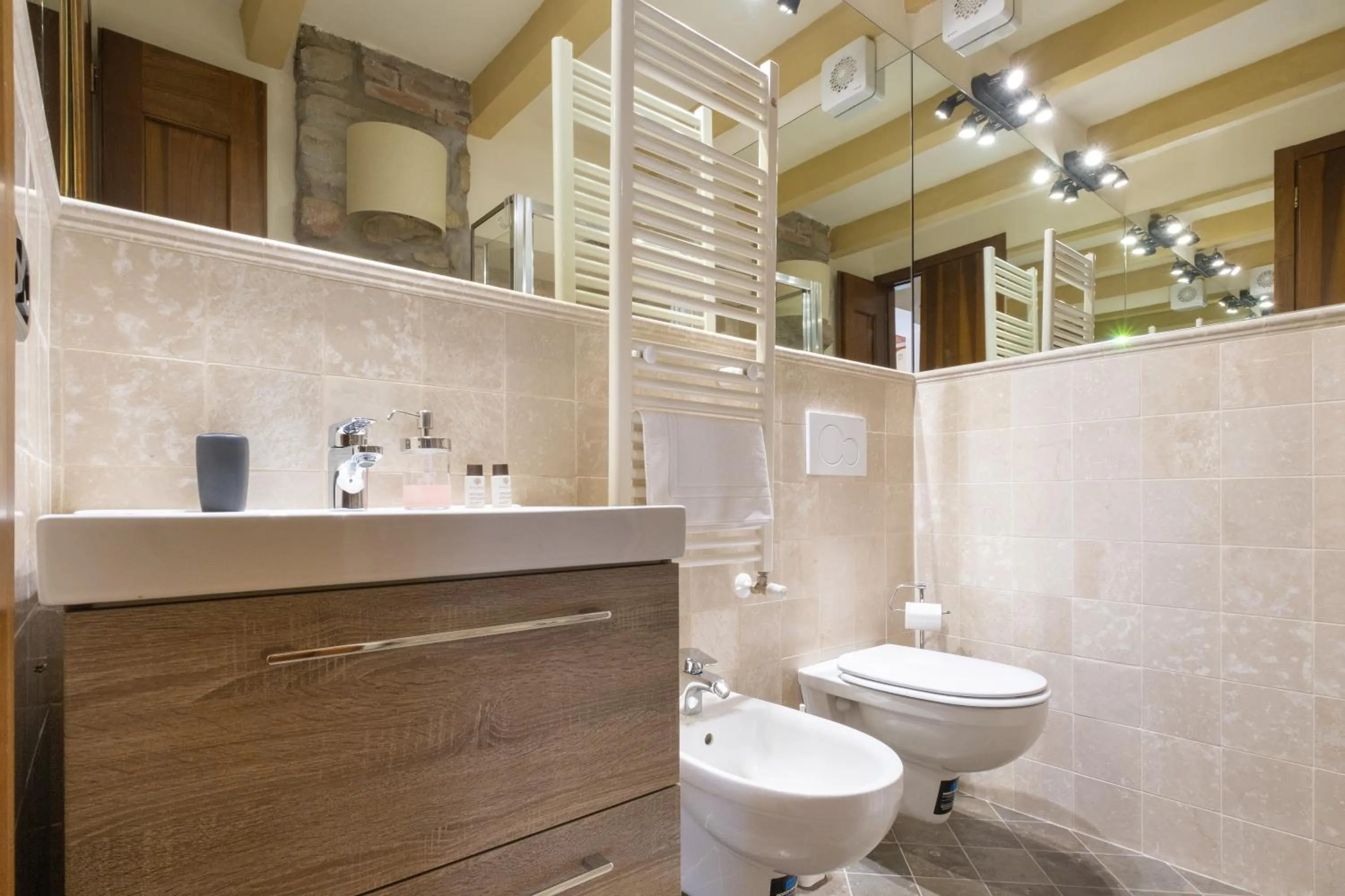 Bathroom in BolognaRoomscom - La Quercia
