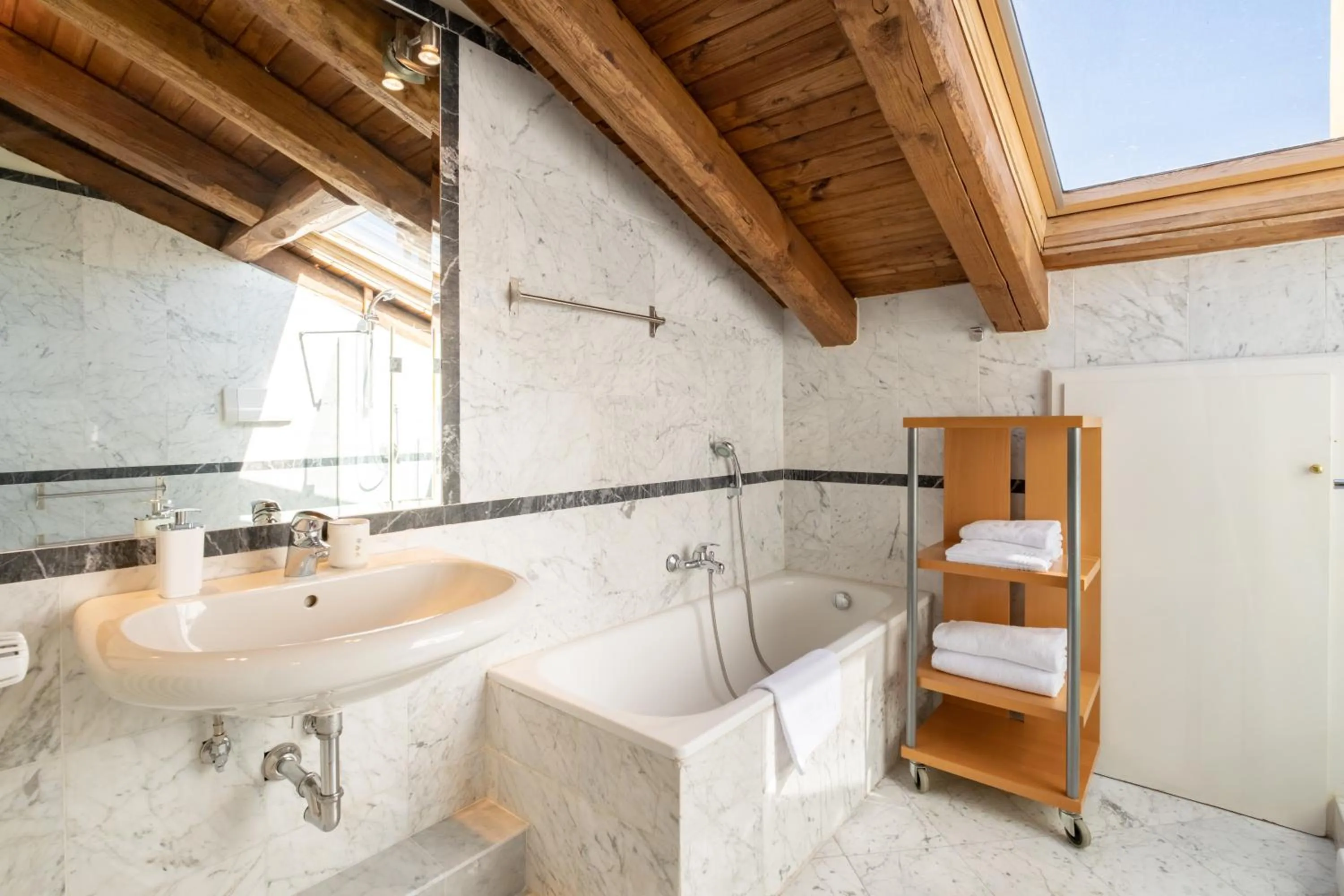 Bathroom in BolognaRoomscom - La Quercia