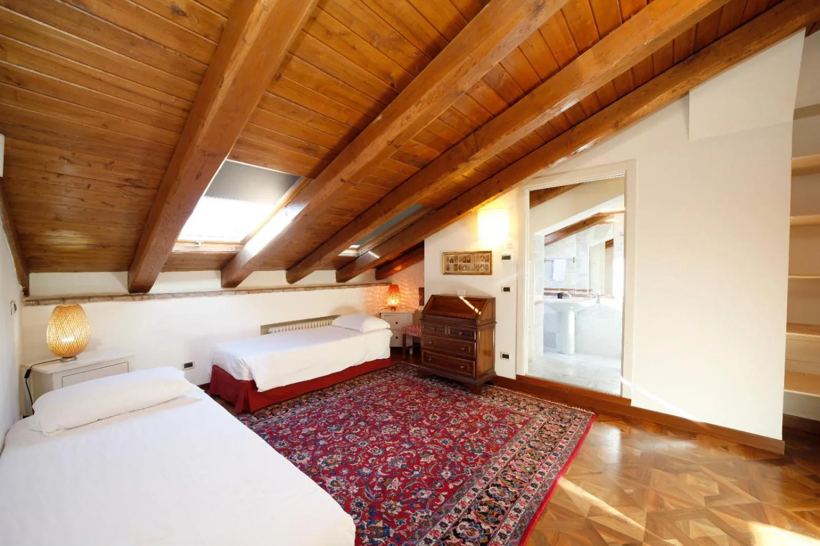 Bed in BolognaRoomscom - La Quercia