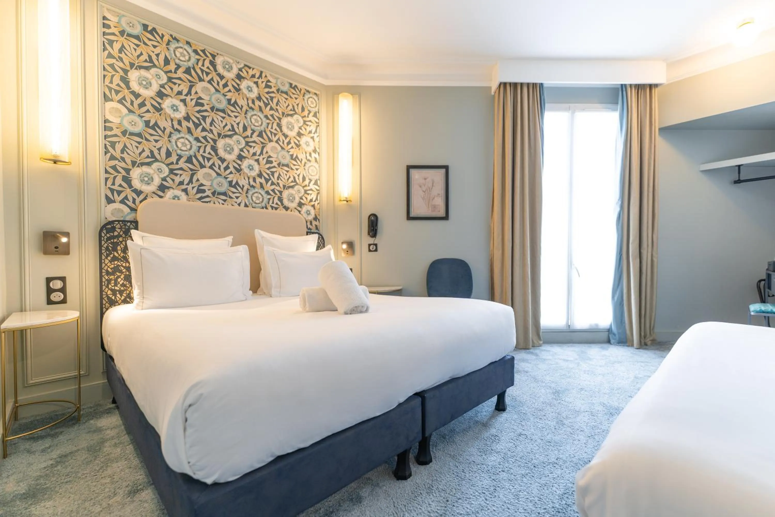 Bed in ELSA, Hôtel Paris