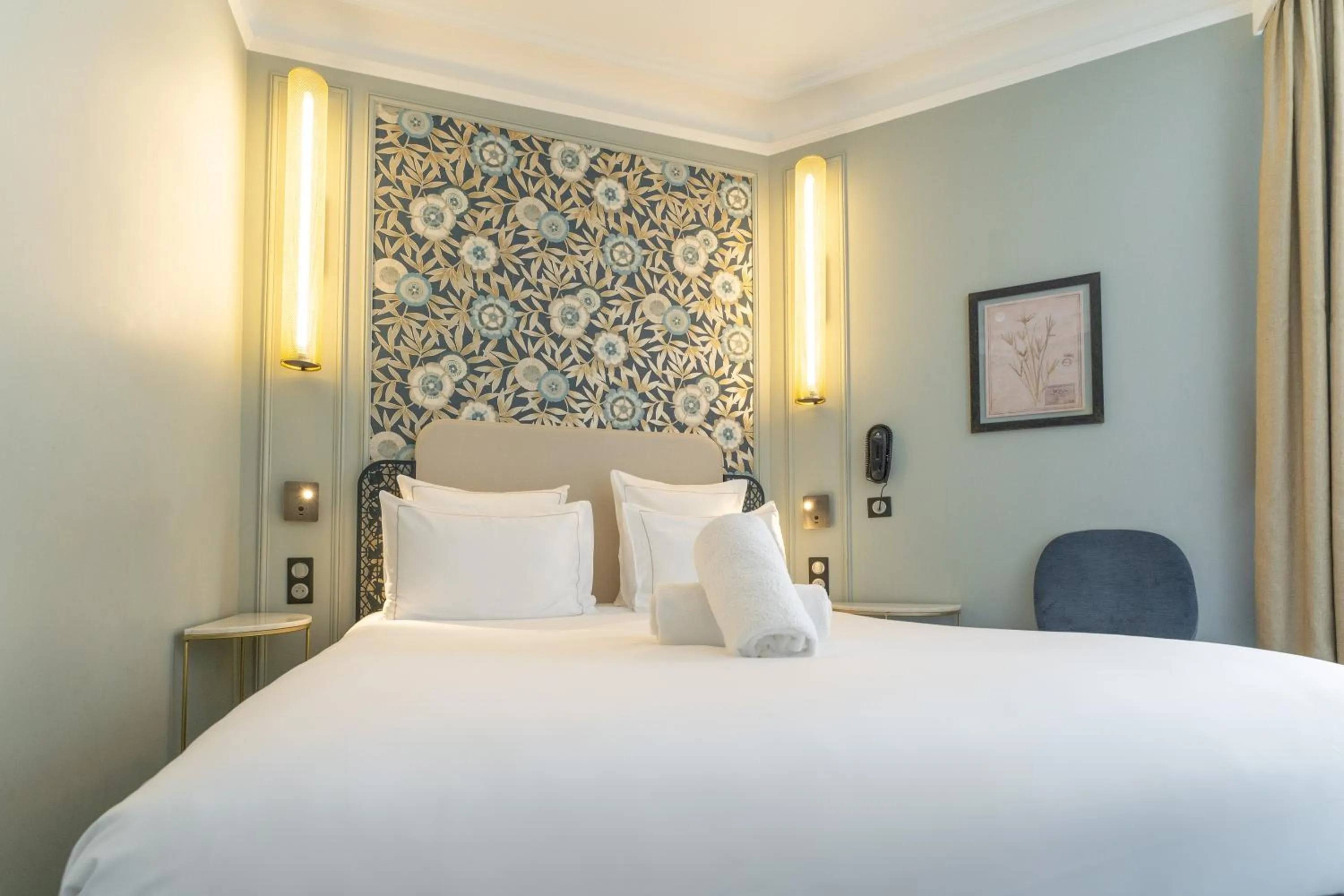 Bed in ELSA, Hôtel Paris