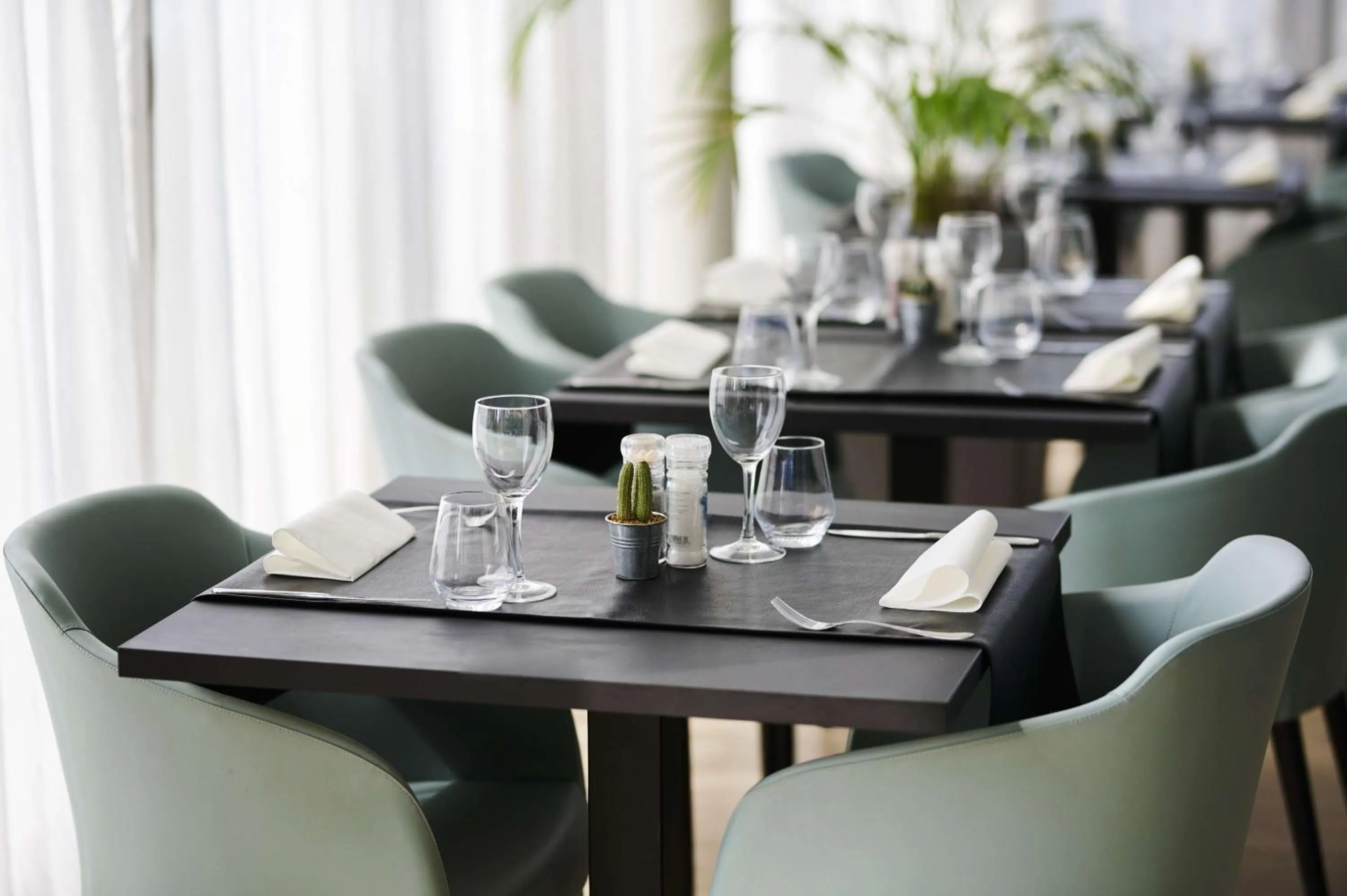 Restaurant/places to eat in Park Inn by Radisson Liege Airport