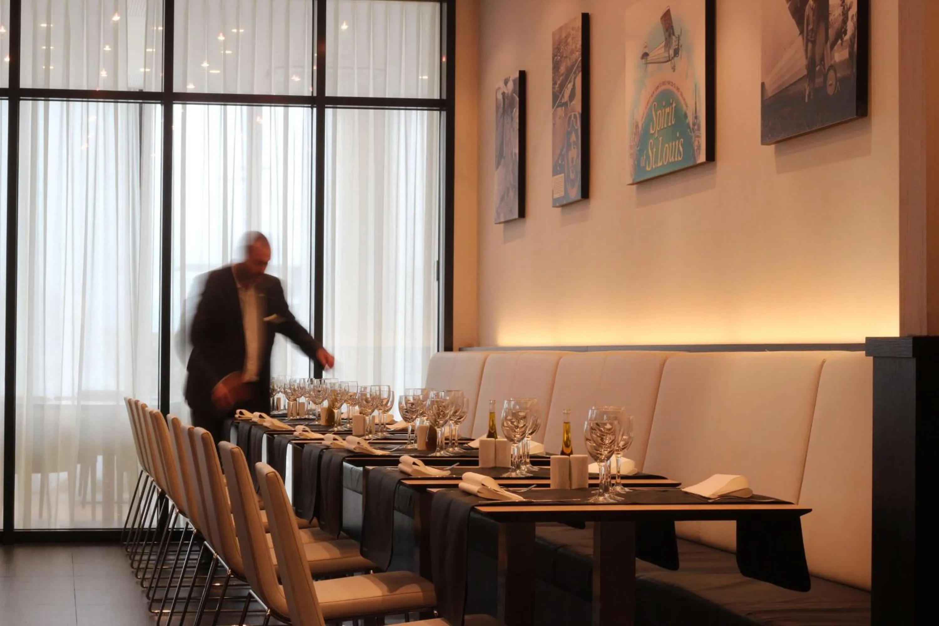 Restaurant/places to eat in Park Inn by Radisson Liege Airport