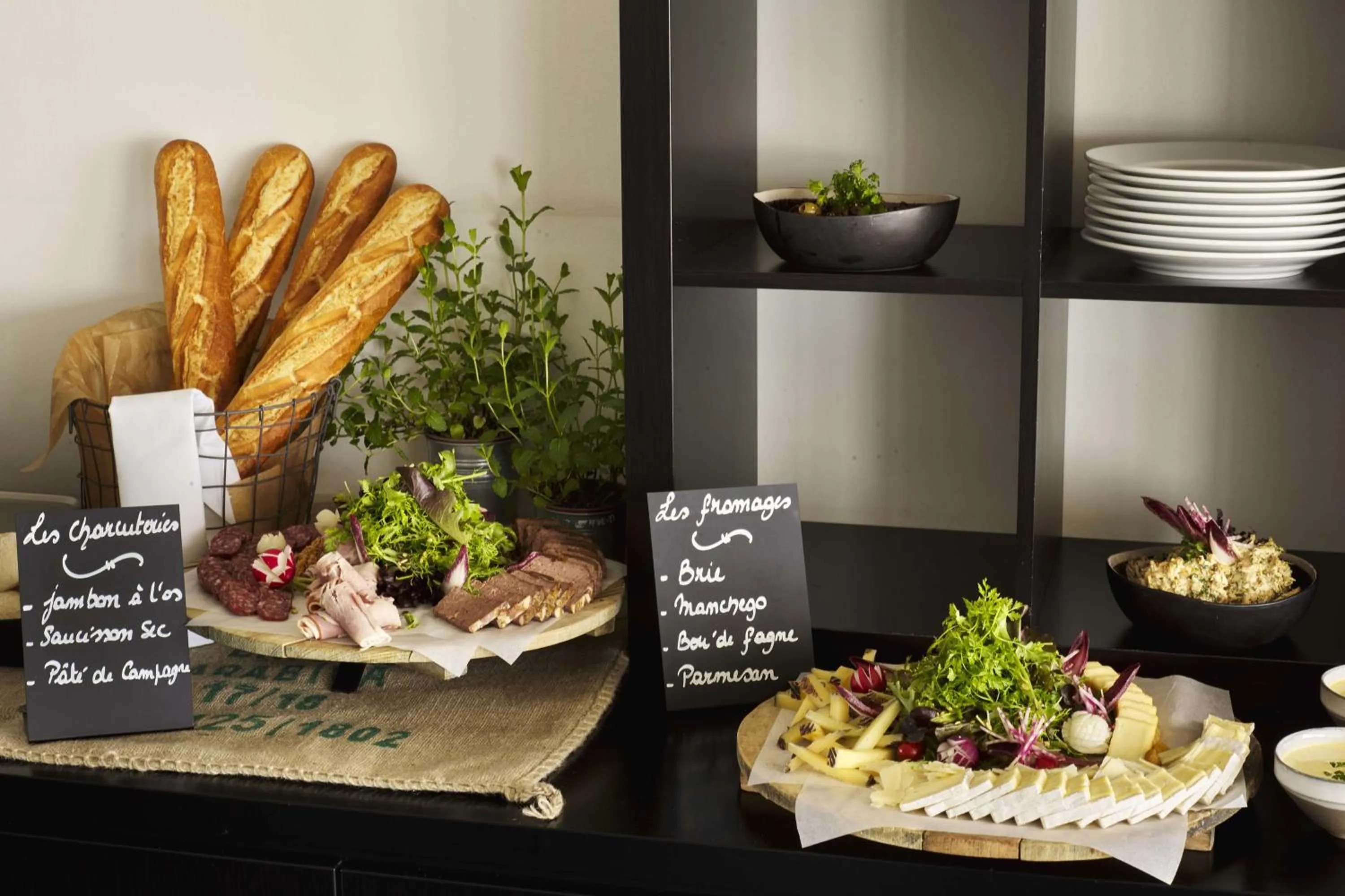 Restaurant/places to eat in Park Inn by Radisson Liege Airport