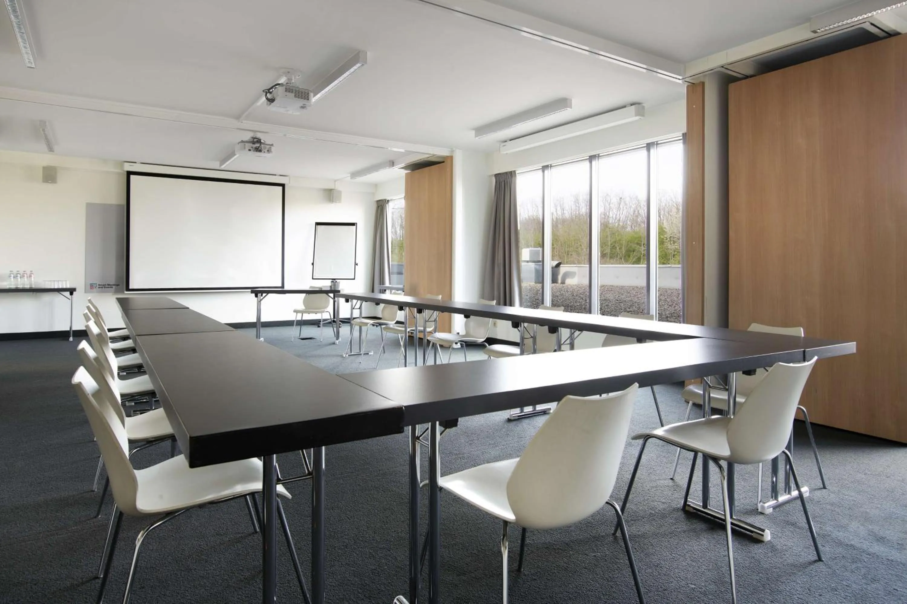 Meeting/conference room in Park Inn by Radisson Liege Airport
