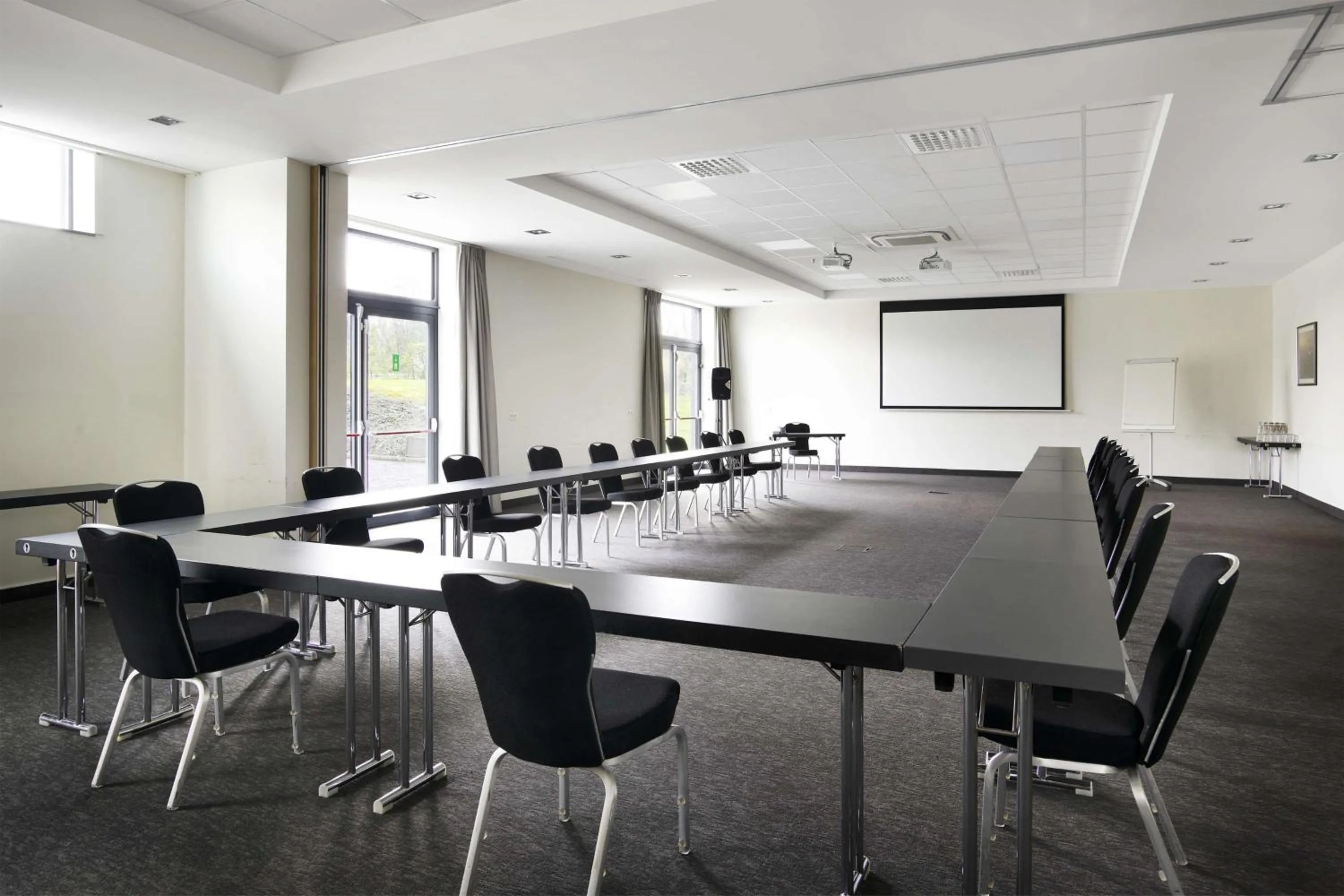 Meeting/conference room in Park Inn by Radisson Liege Airport