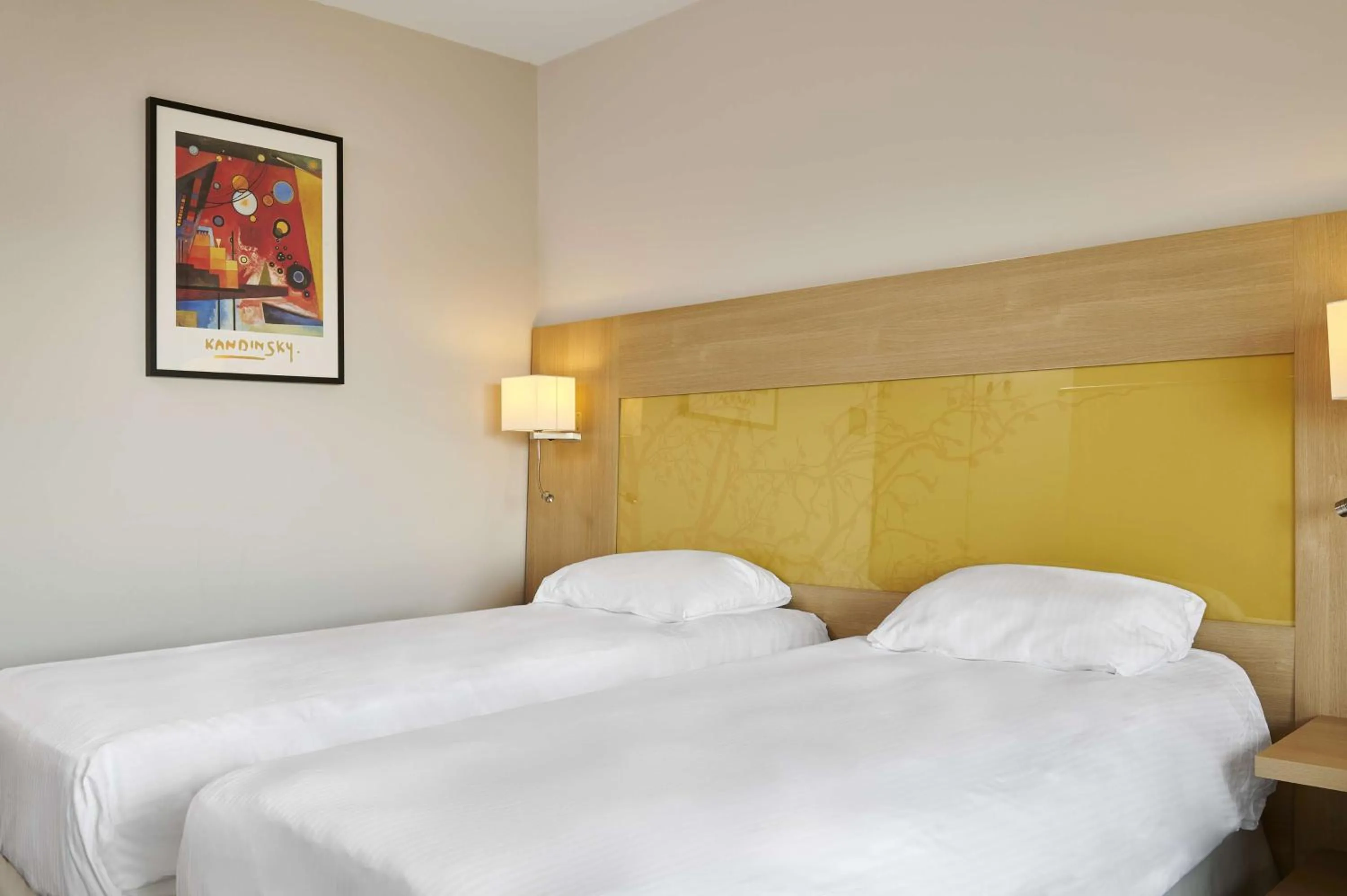 Bedroom, Bed in Park Inn by Radisson Liege Airport