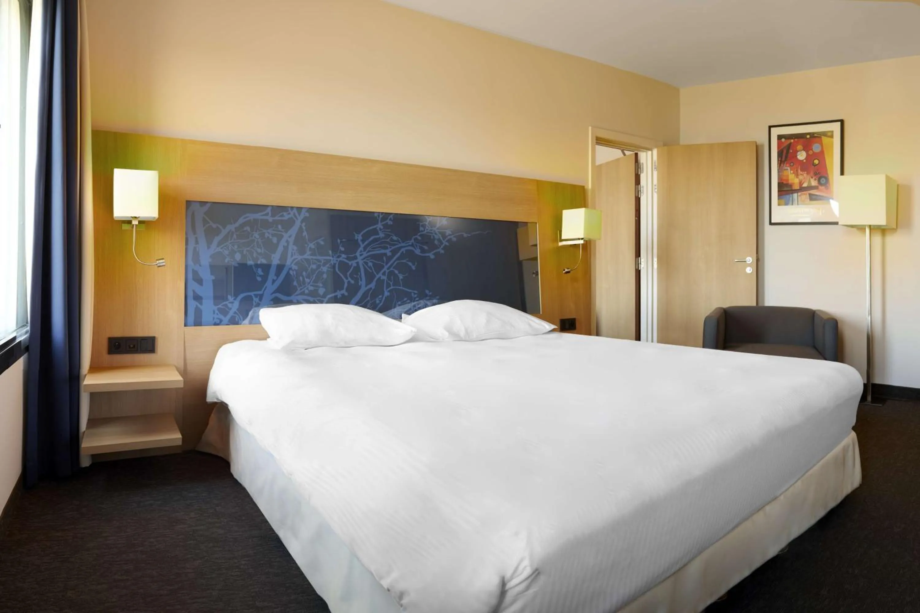 Bedroom, Bed in Park Inn by Radisson Liege Airport