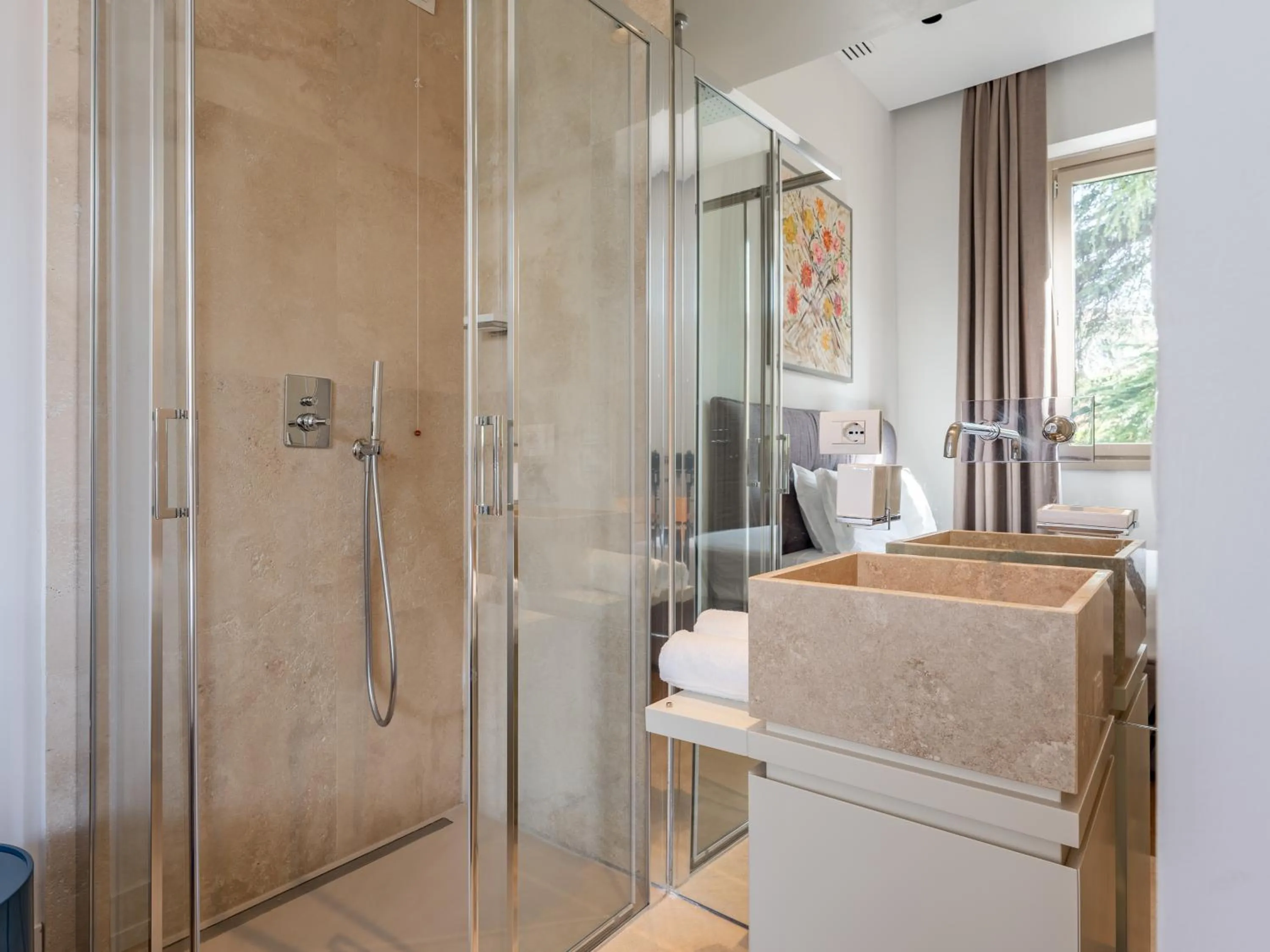Shower in Numa Florence Vita