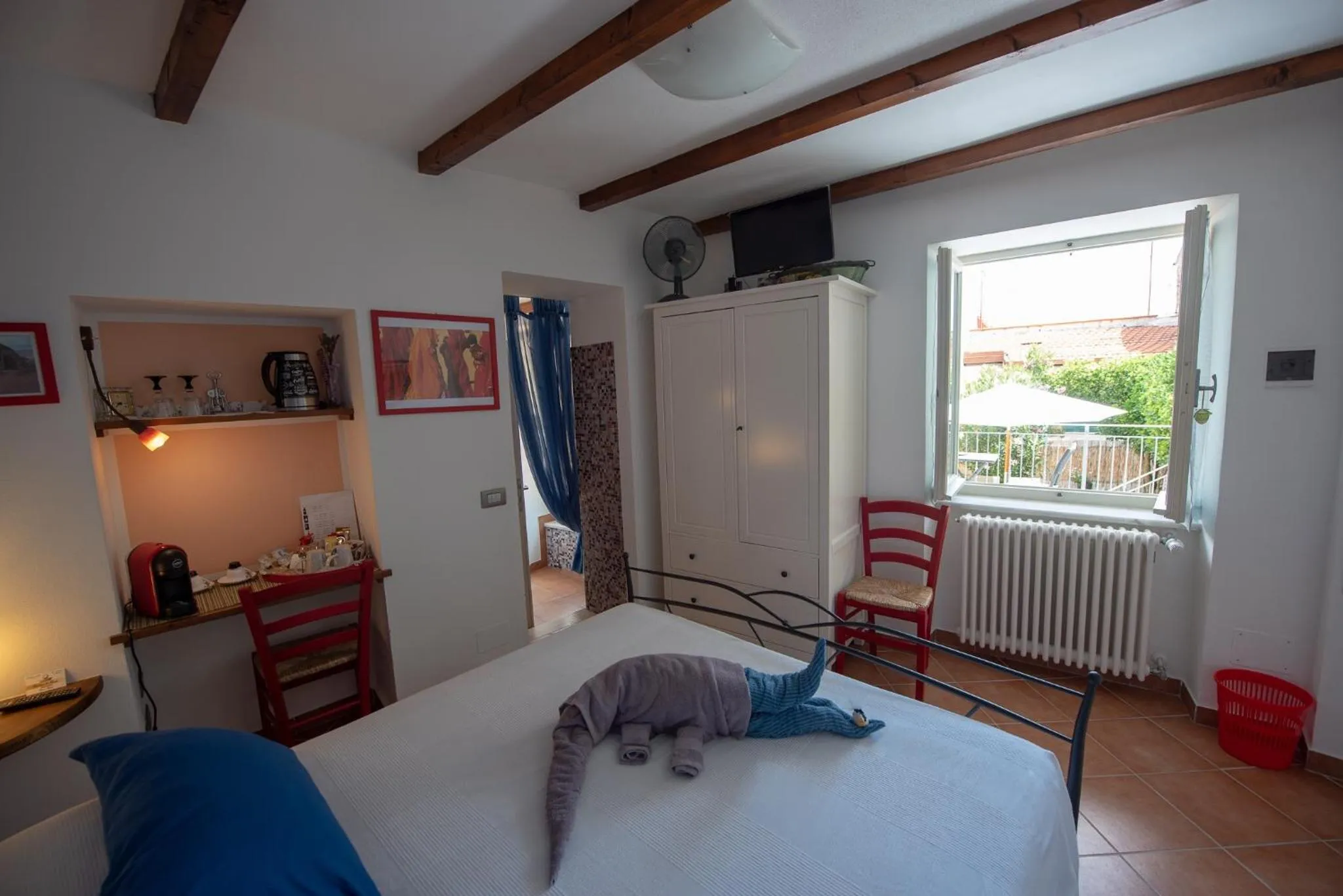 Bed in Pietra Di Mare