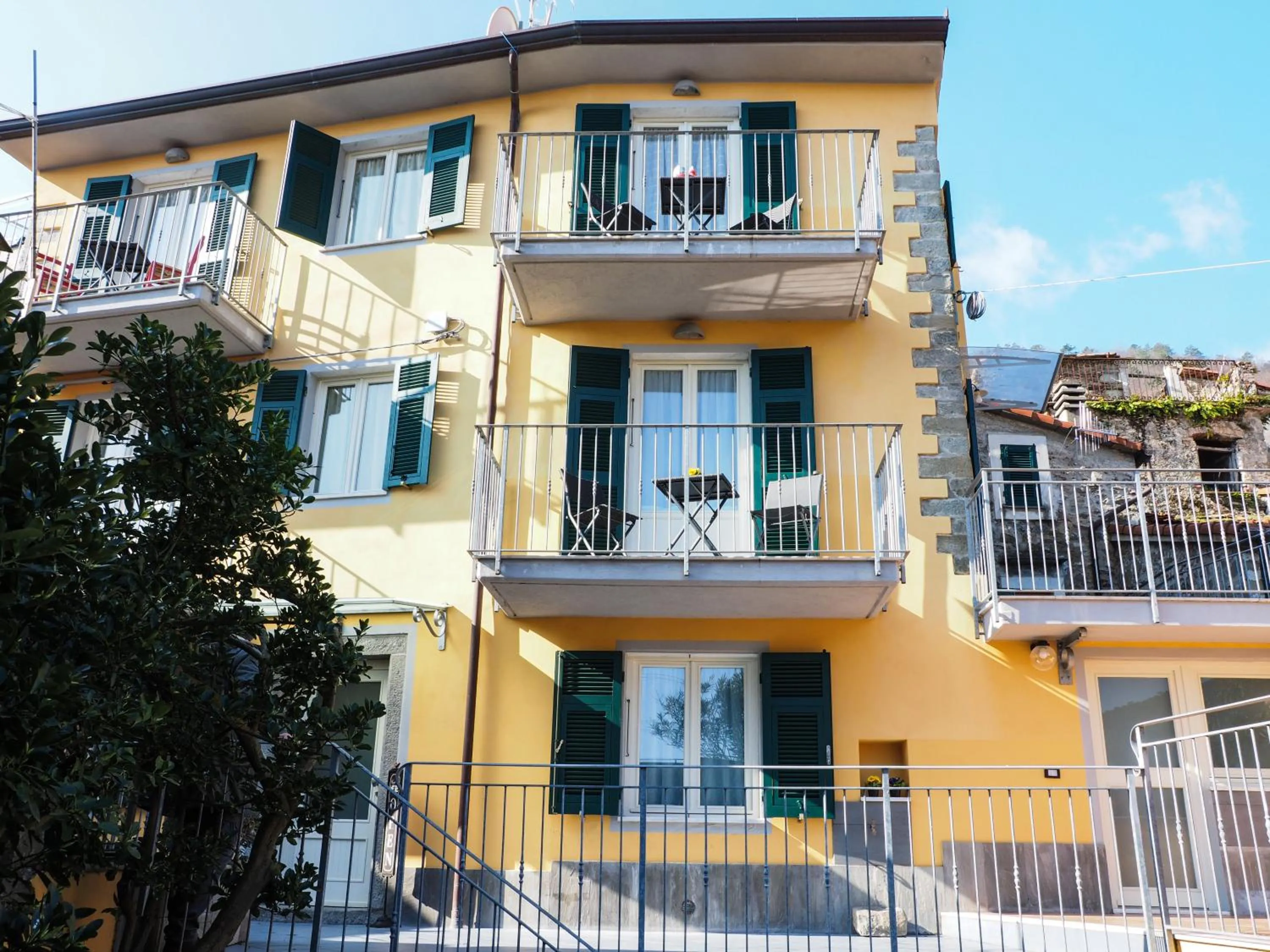 Property building in Pietra Di Mare