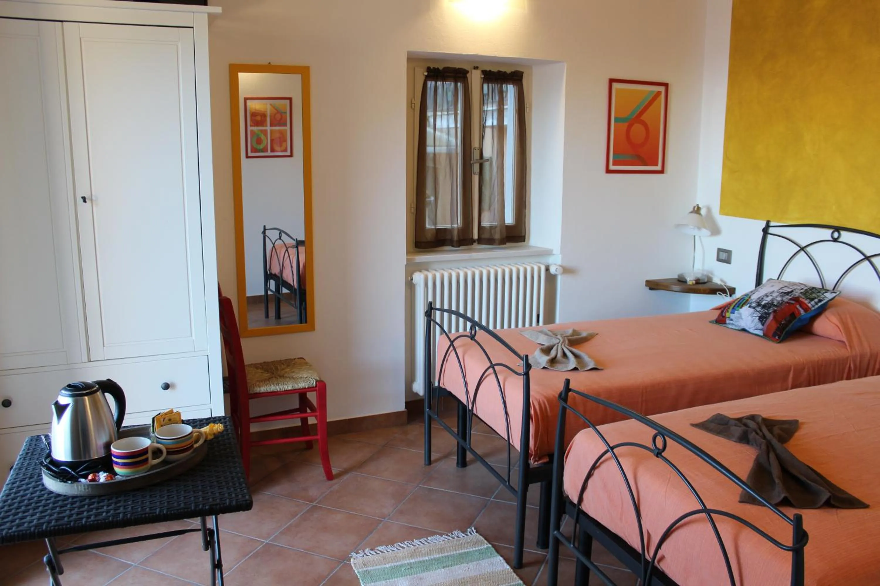 Photo of the whole room, Bed in Pietra Di Mare