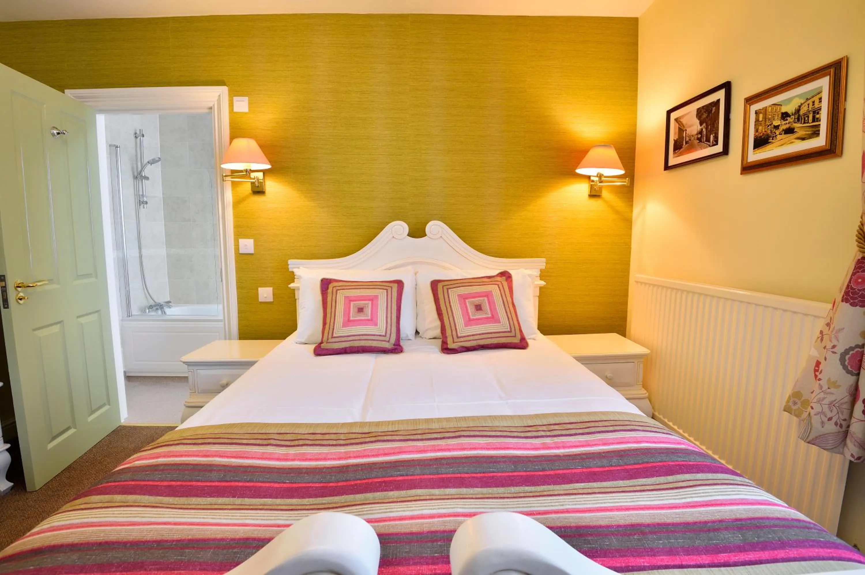 Bed in The George Hotel