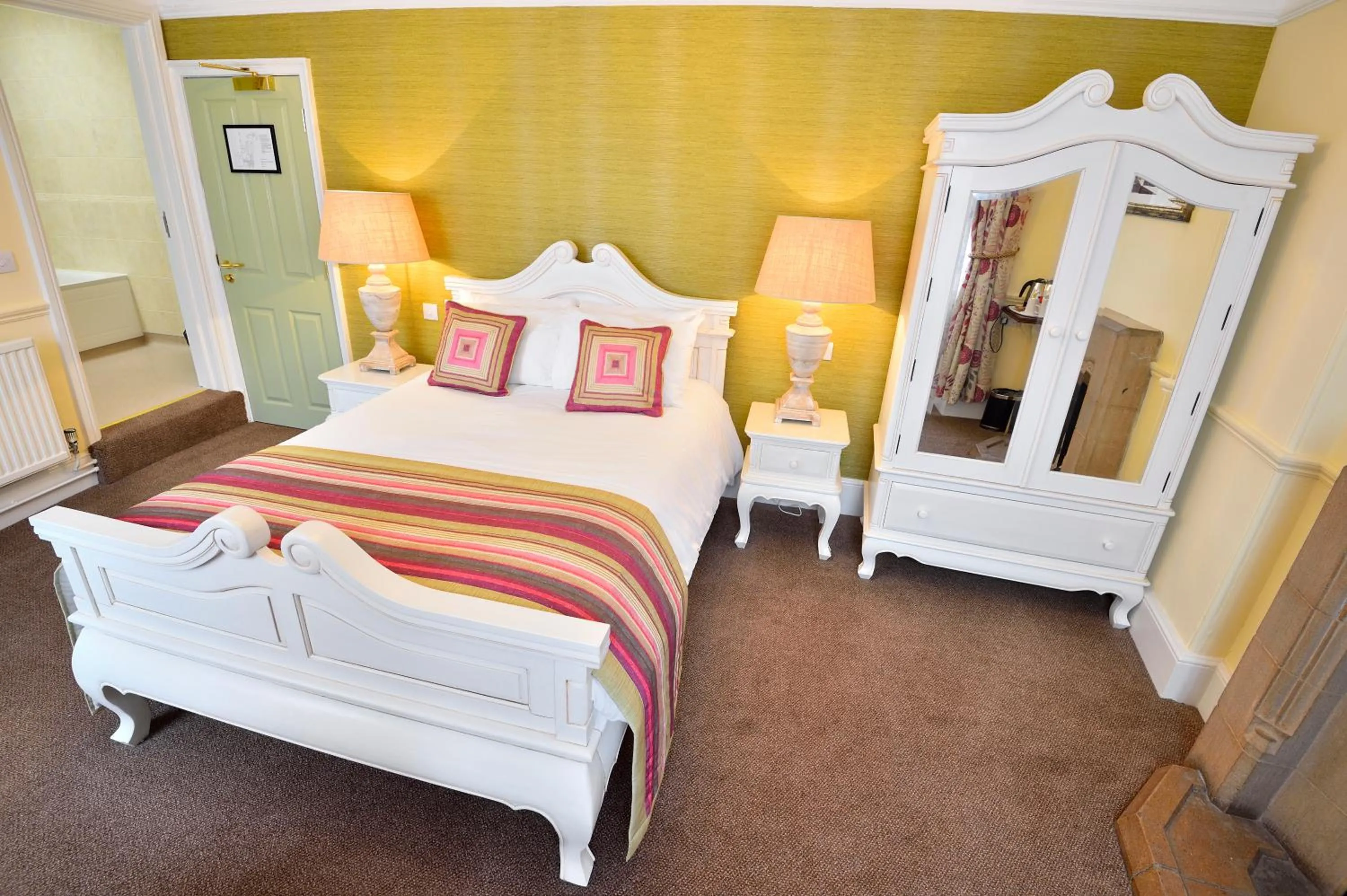 Bedroom, Bed in The George Hotel