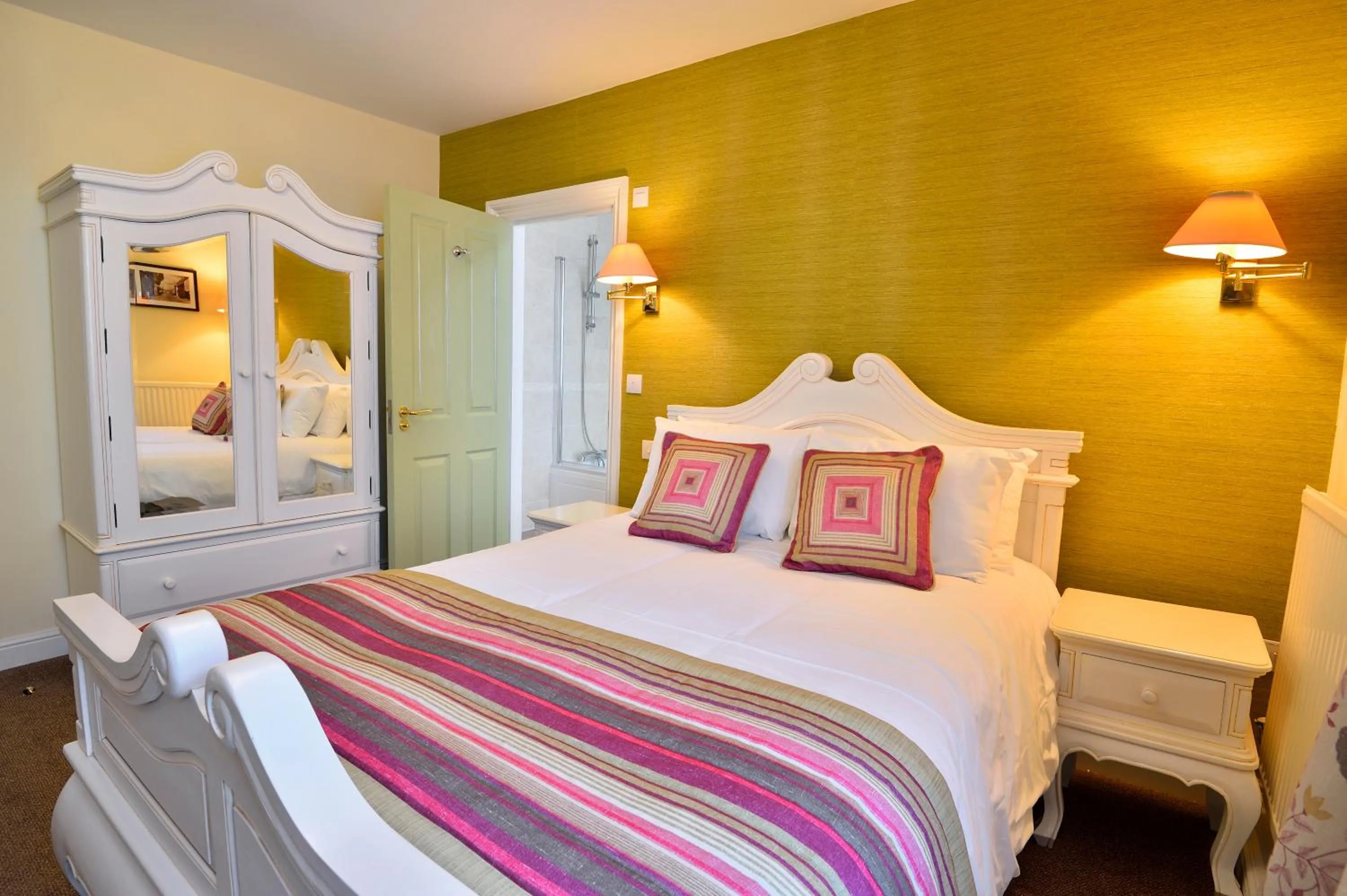 Bedroom, Bed in The George Hotel