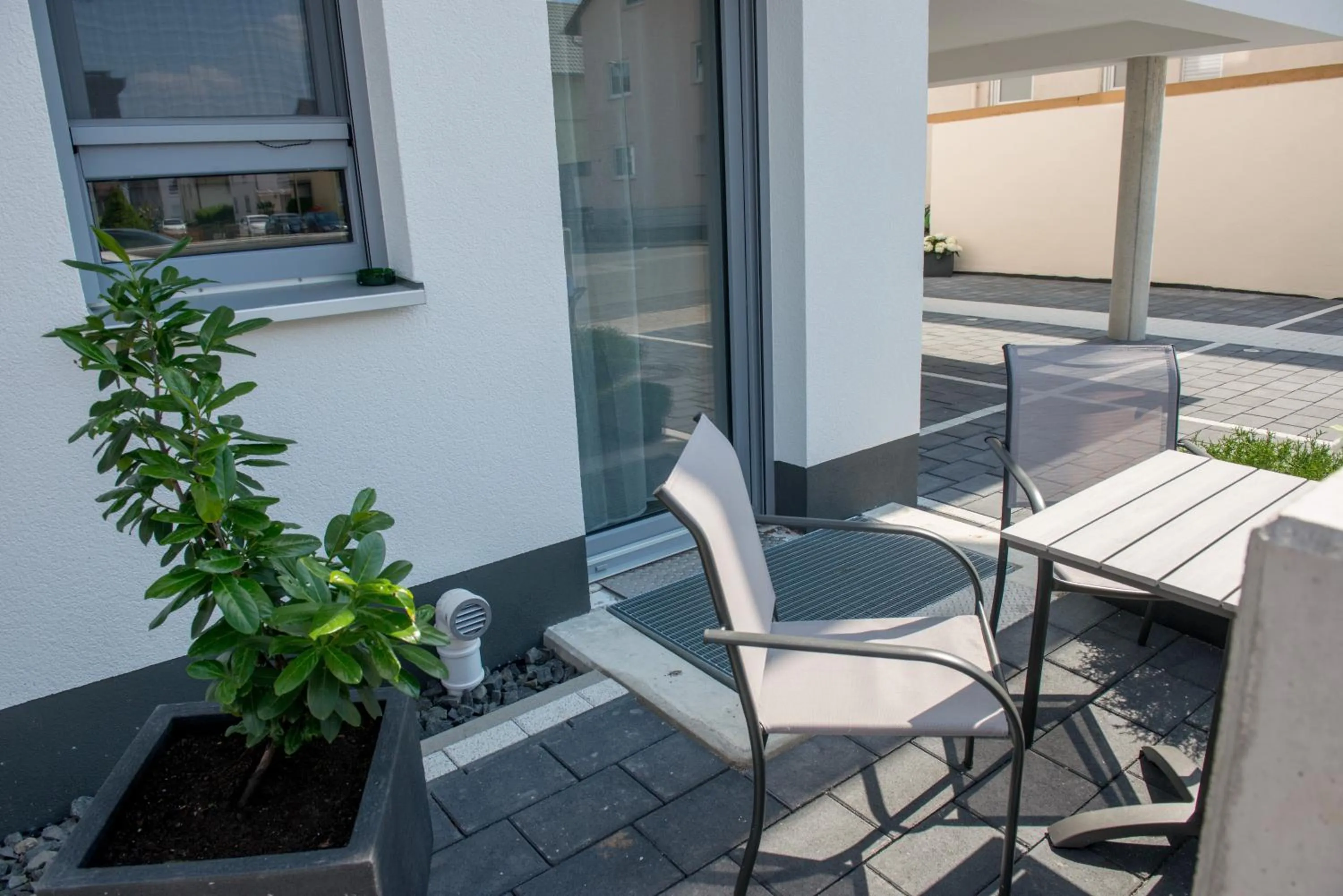 Patio in Design-Apartments by Ulrike Horster