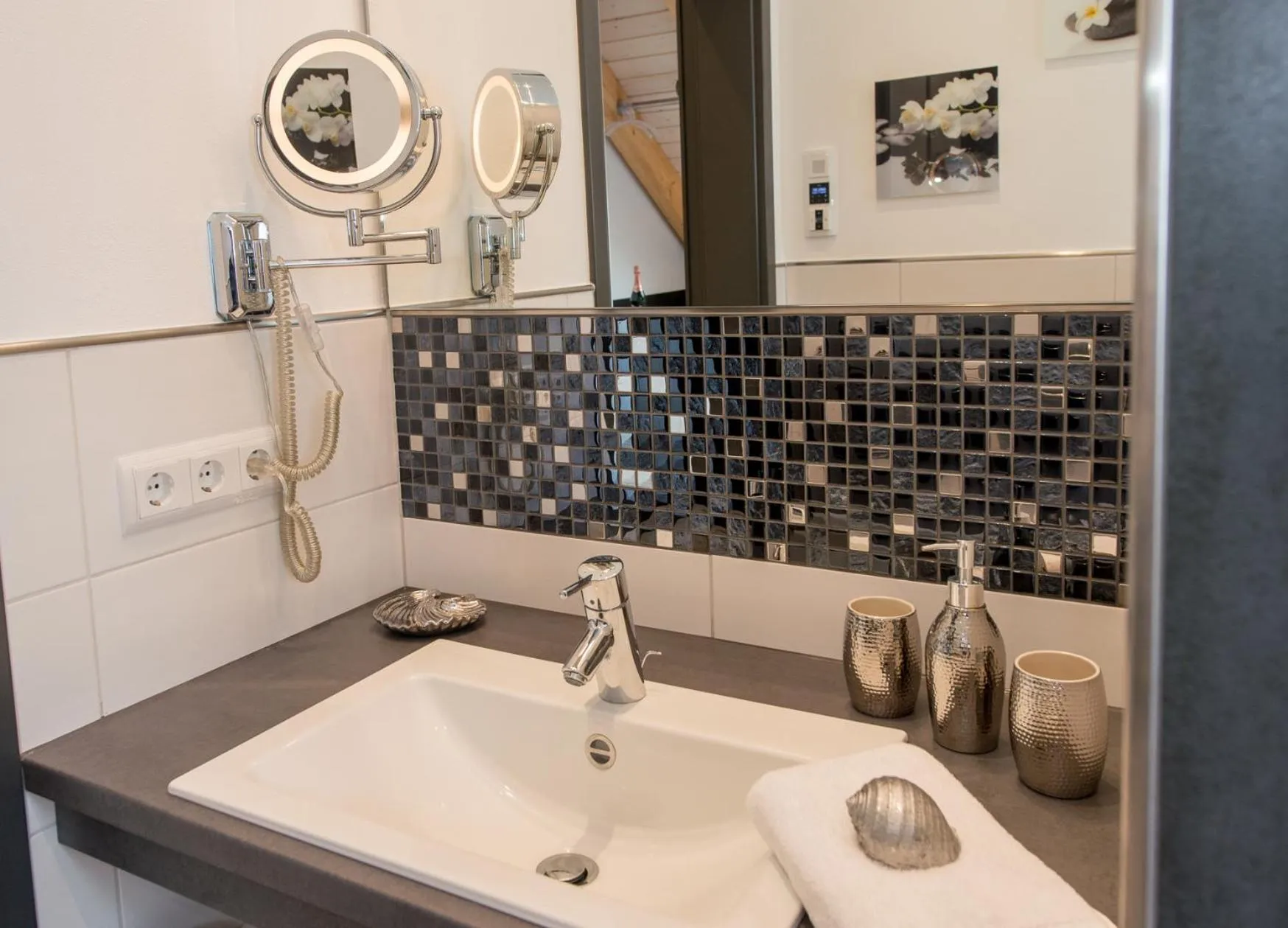 Shower in Design-Apartments by Ulrike Horster