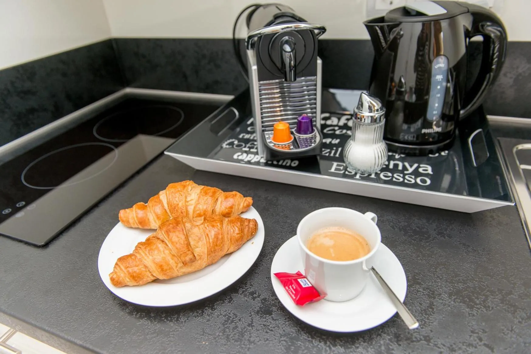 Coffee/tea facilities in Design-Apartments by Ulrike Horster