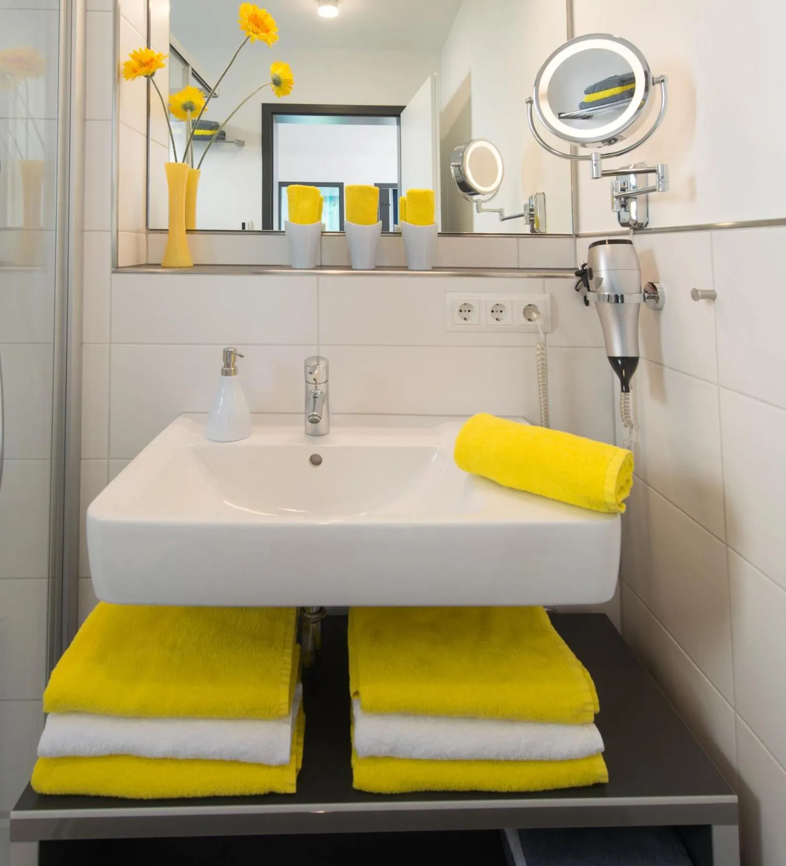 Shower in Design-Apartments by Ulrike Horster