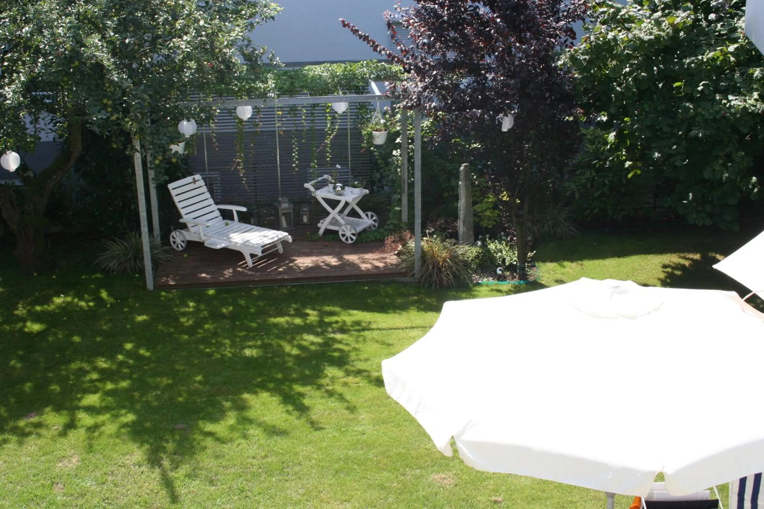 Garden view in Design-Apartments by Ulrike Horster