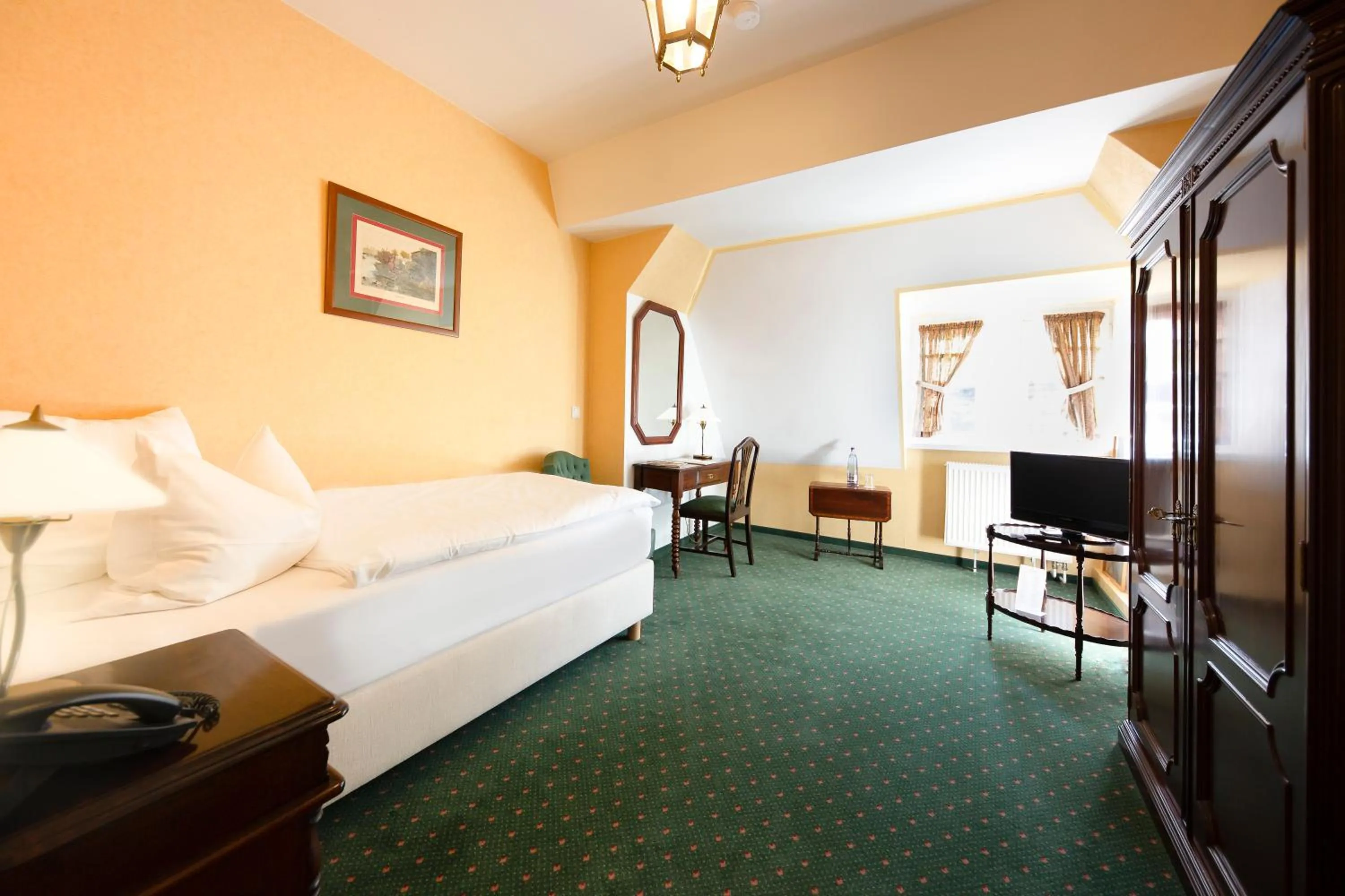 Day, Bed in Schlosshotel Villa Westerberge