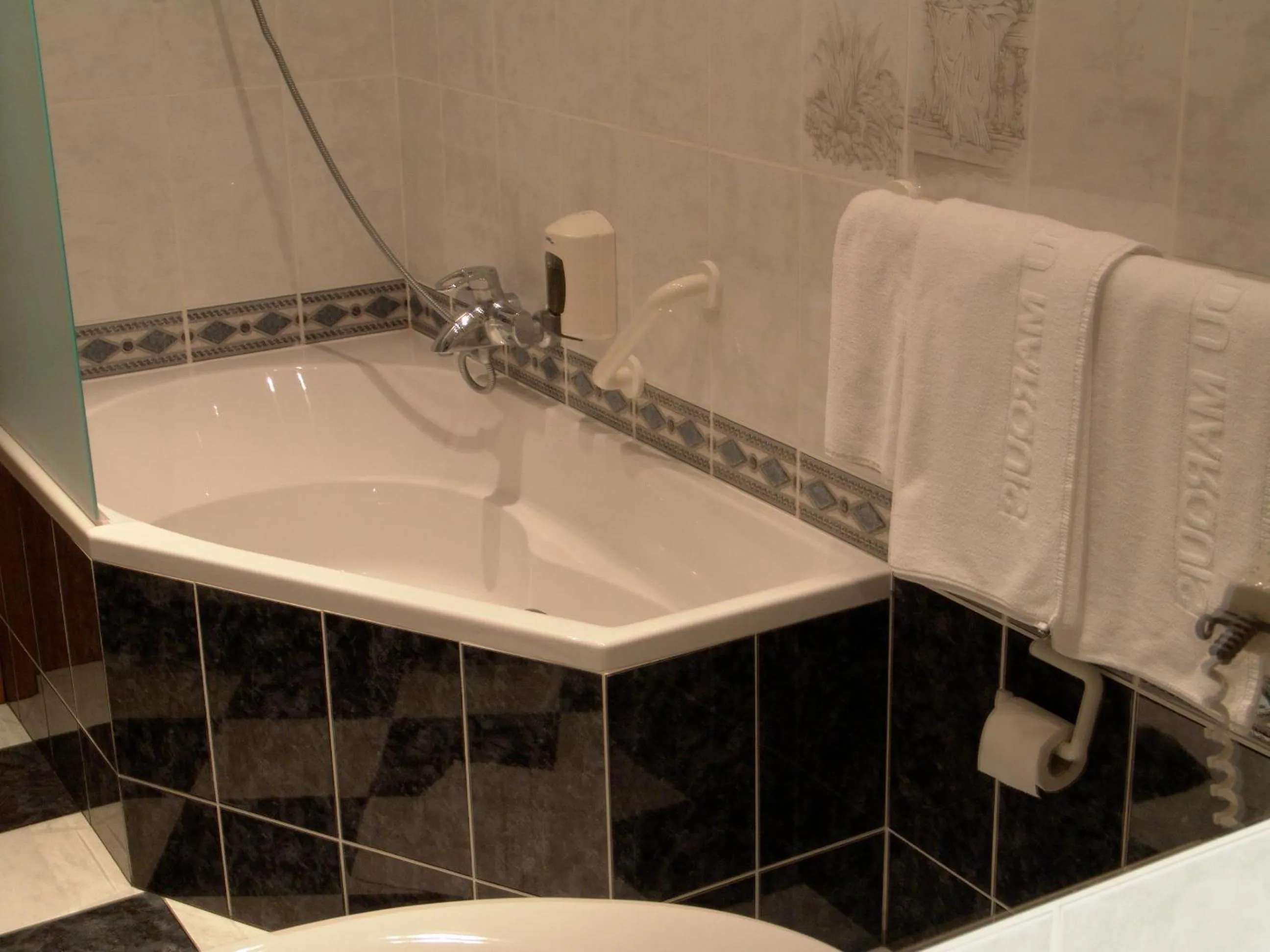 Bathroom in Le Relais Du Marquis