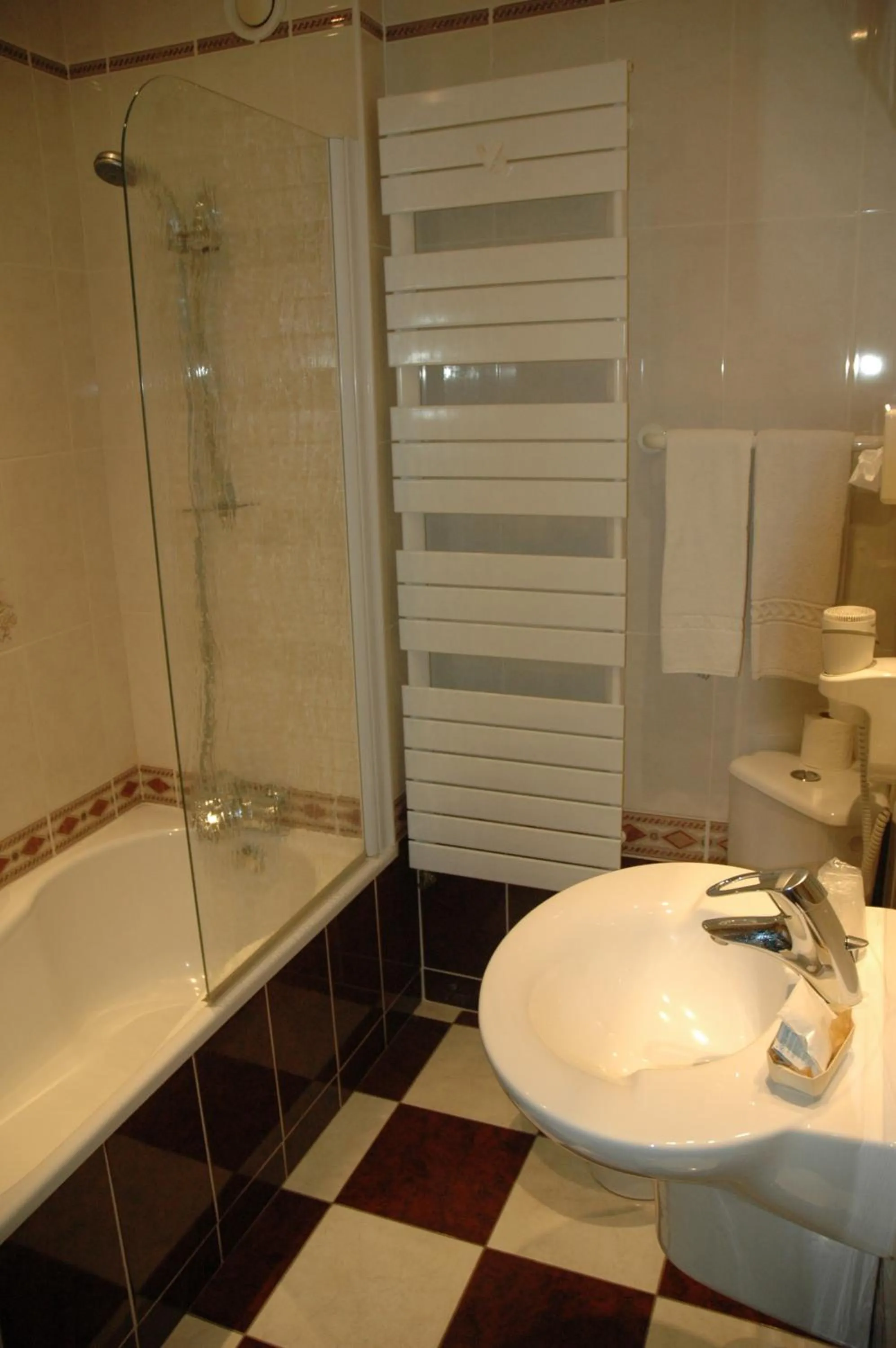 Bathroom in Le Relais Du Marquis