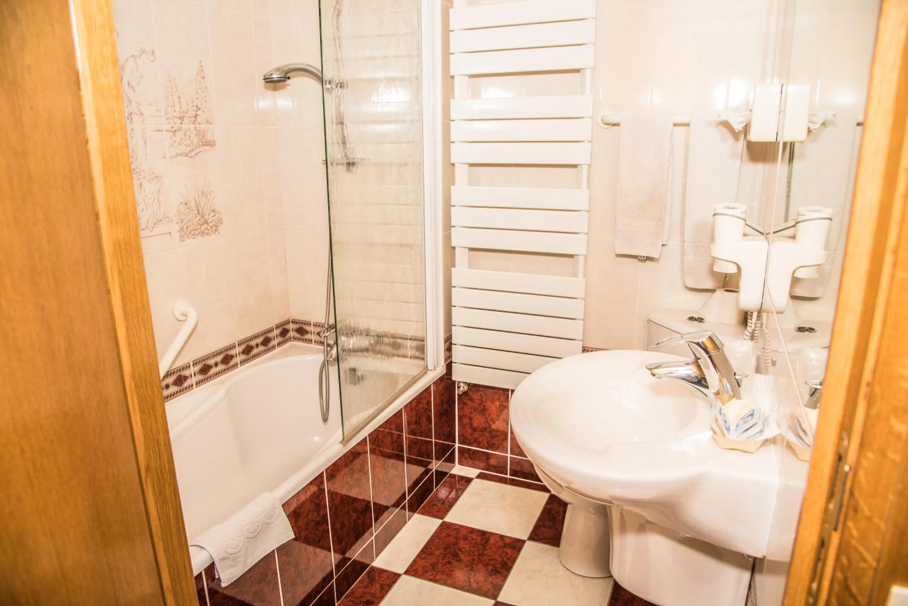 Shower in Le Relais Du Marquis