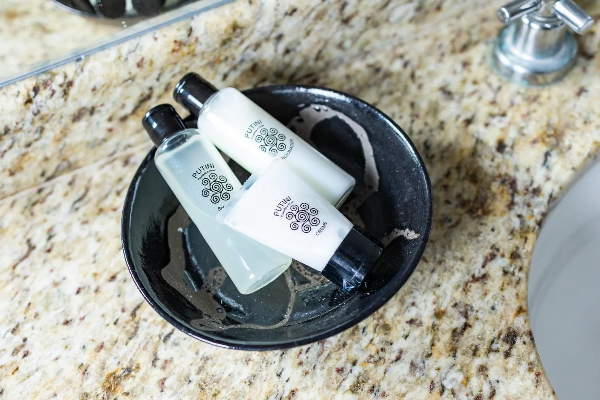 Bathroom in Putini Pousada e Hotel by OYO