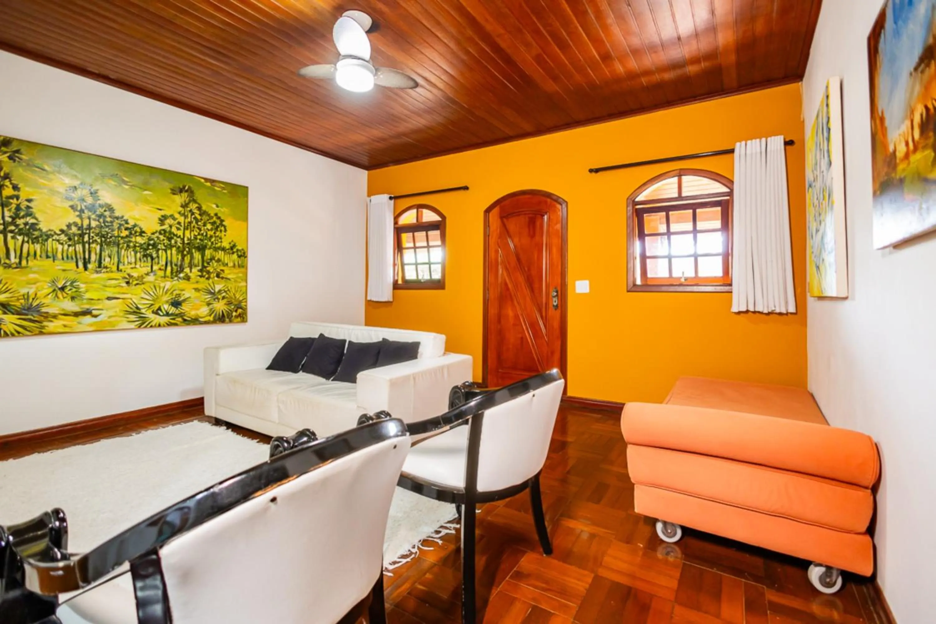 Living room in Putini Pousada e Hotel by OYO