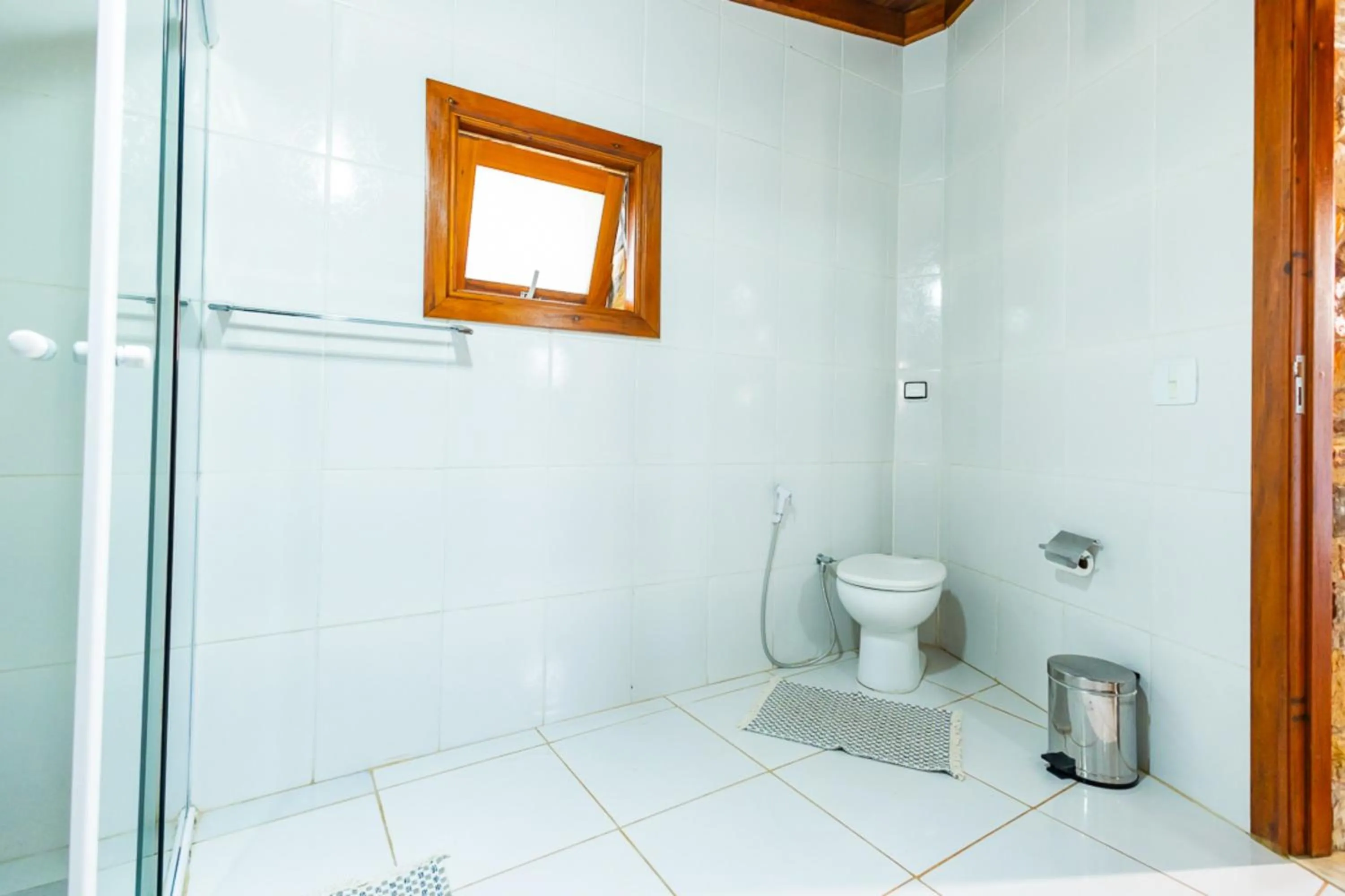 Bathroom in Putini Pousada e Hotel by OYO